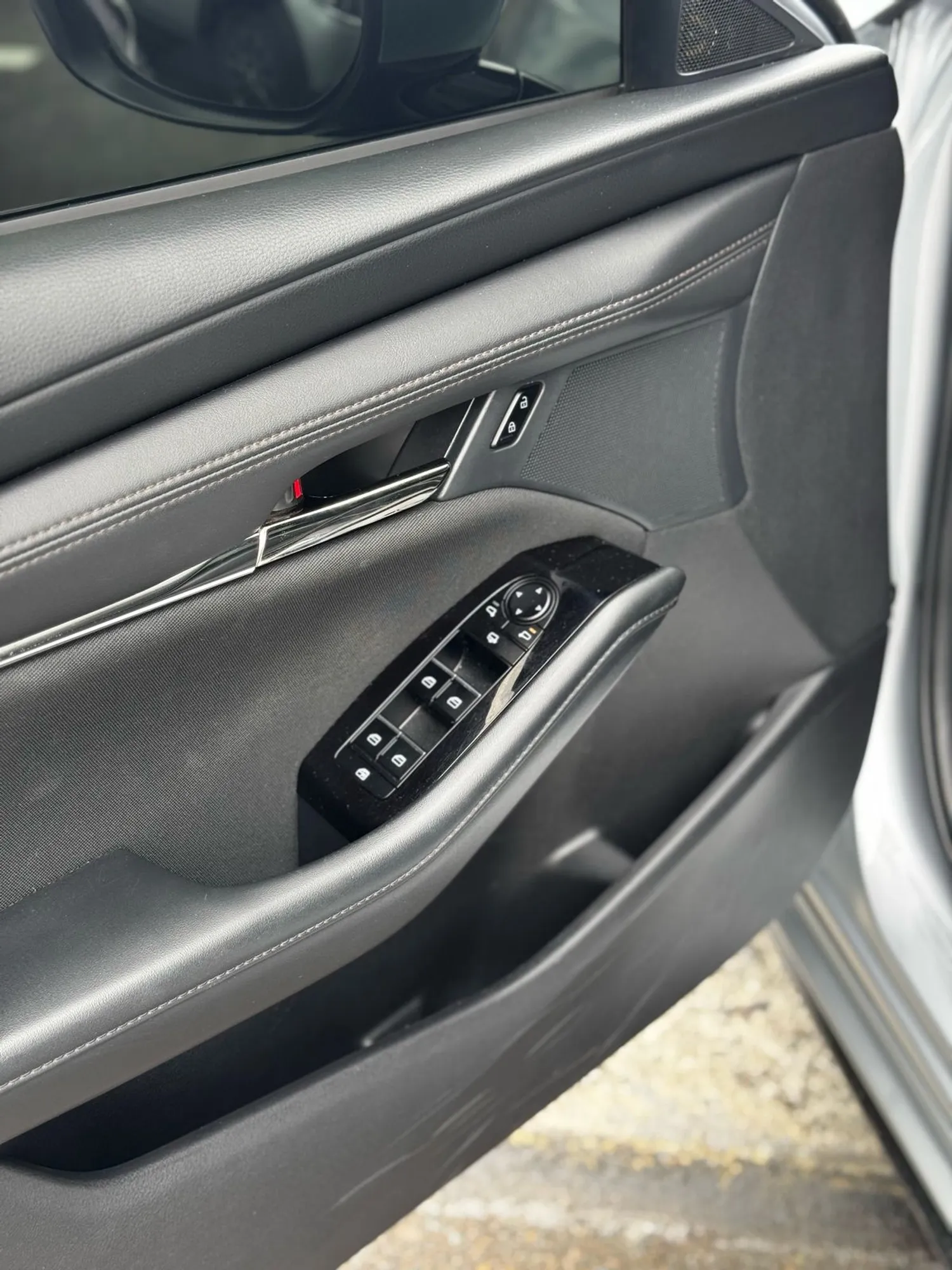 MAZDA 3 TOURING 2024 COJINERIA EN CUERO 