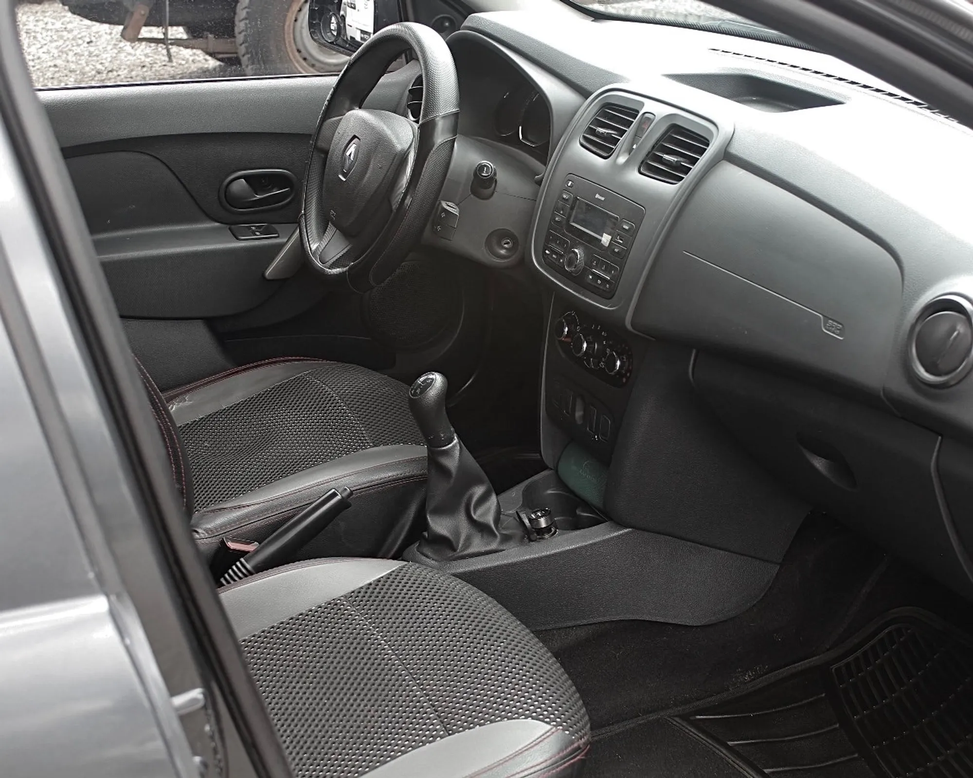 RENAULT LOGAN AUTHENTIQUE LIFE 2019