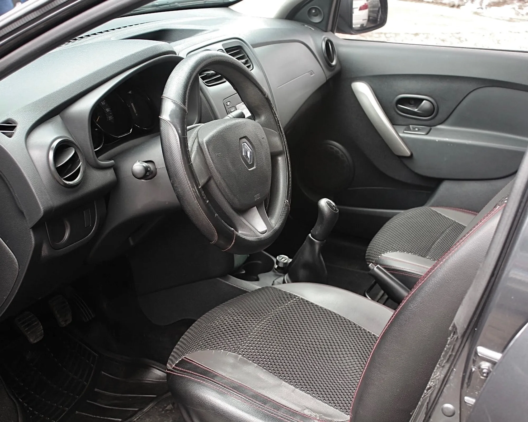 RENAULT LOGAN AUTHENTIQUE LIFE 2019