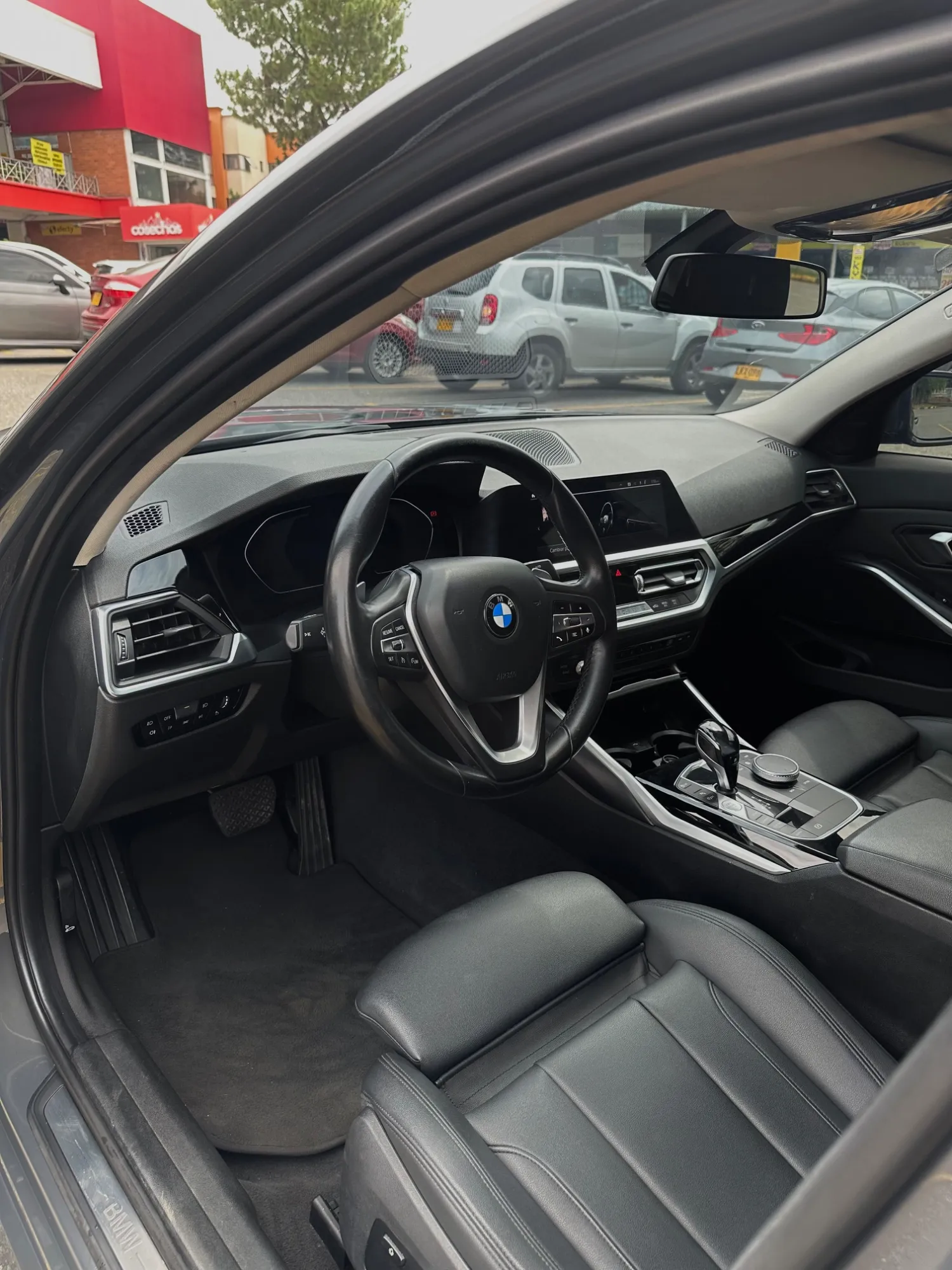 BMW 330i 