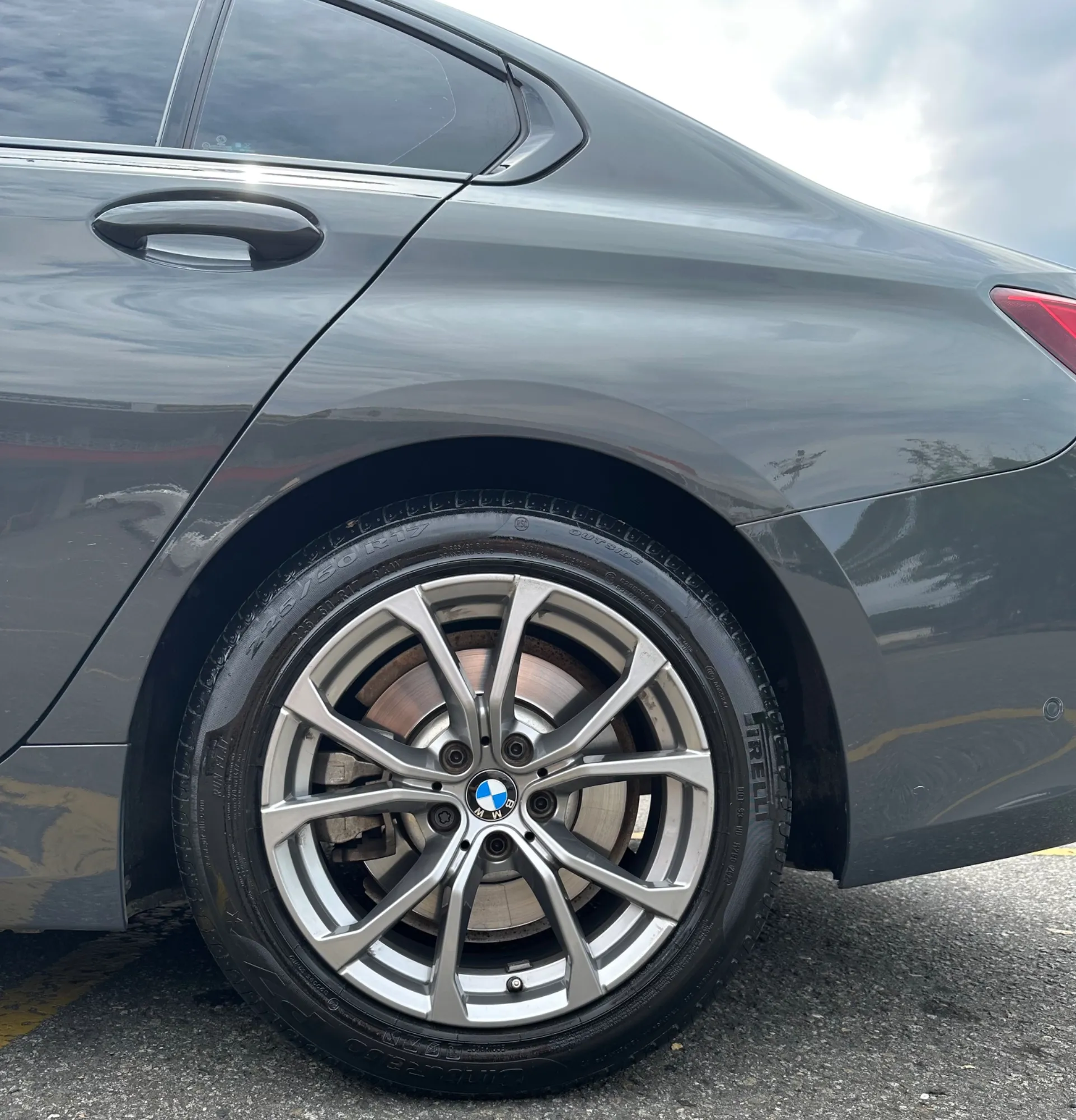 BMW 330i 