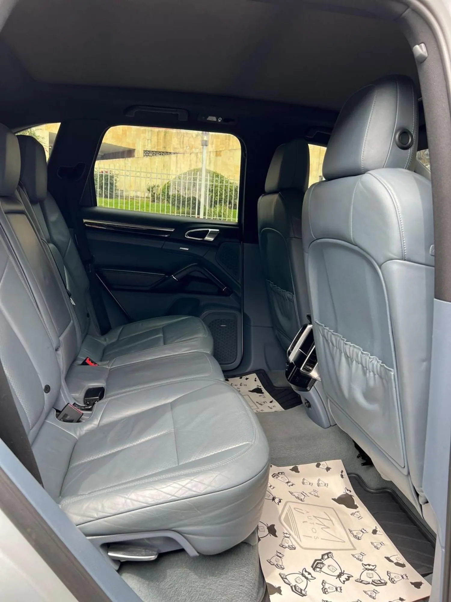 Porsche cayenne diesel 2011