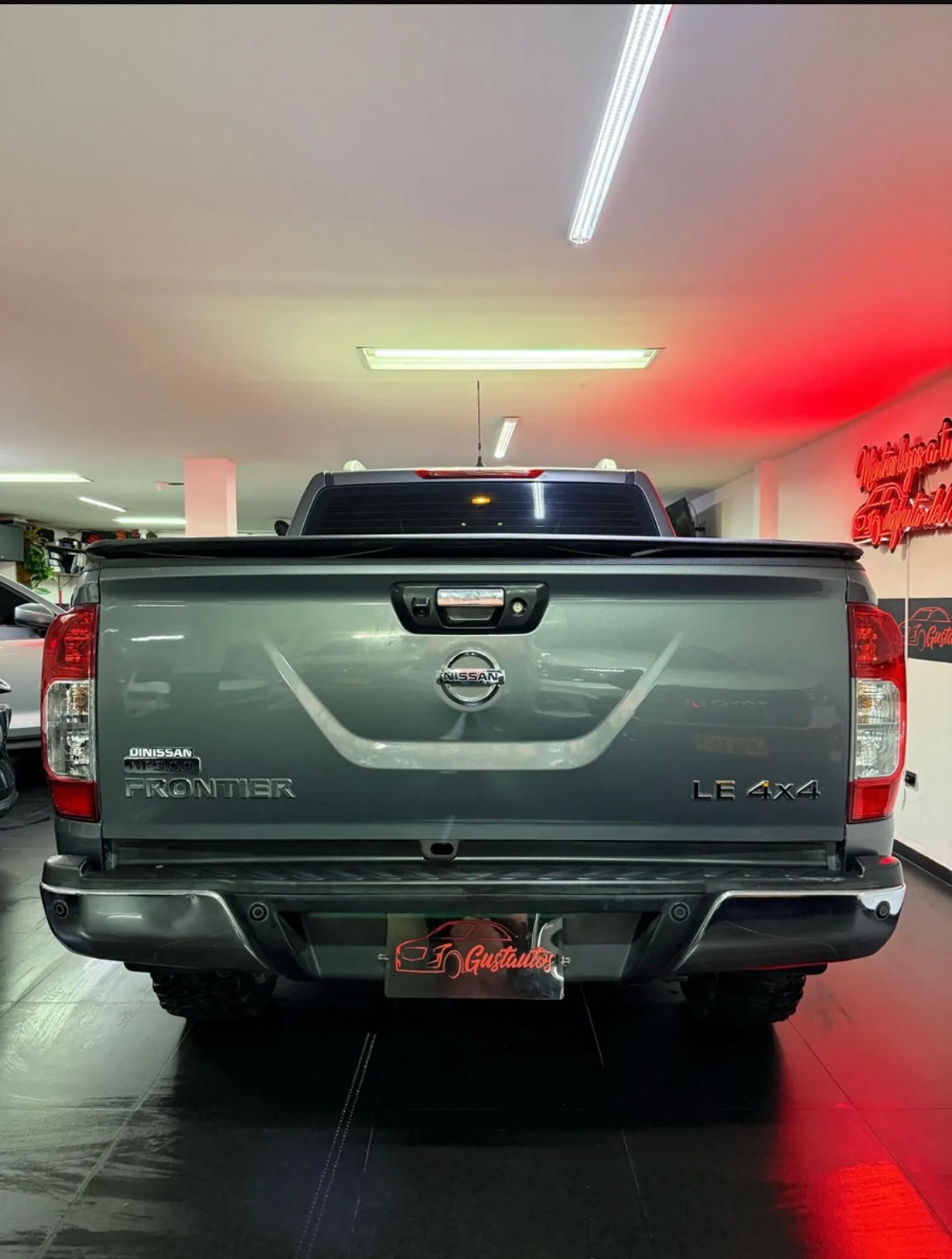 Nissan Np300 Frontier LE 2019