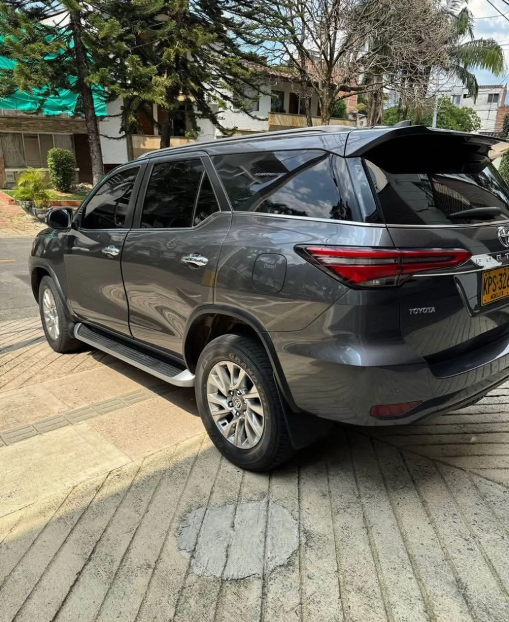Toyota Fortuner Srv 4x4 At 