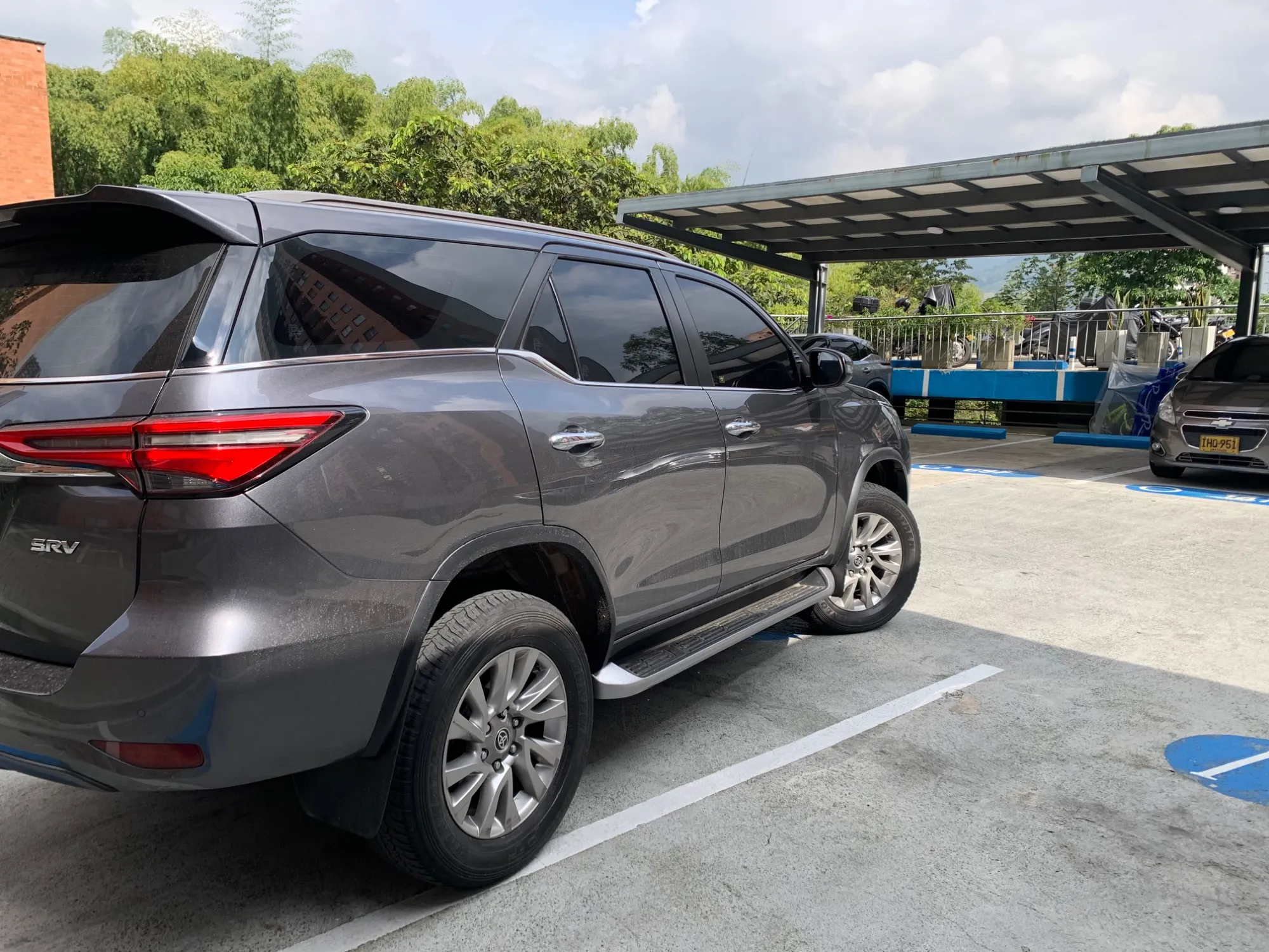 Toyota Fortuner Srv 4x4 At 