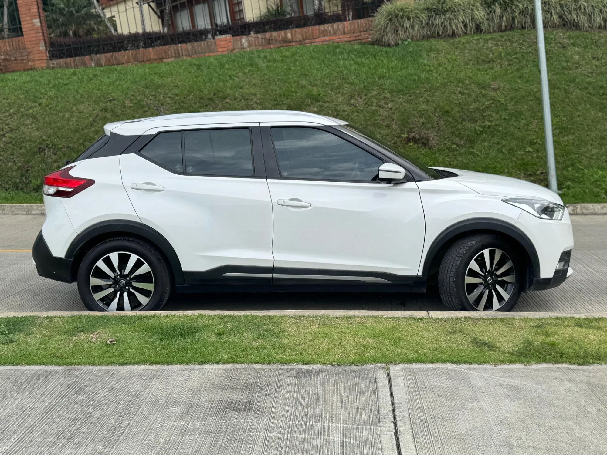 NISSAN KICKS EXCLUSIVE AT 2020 