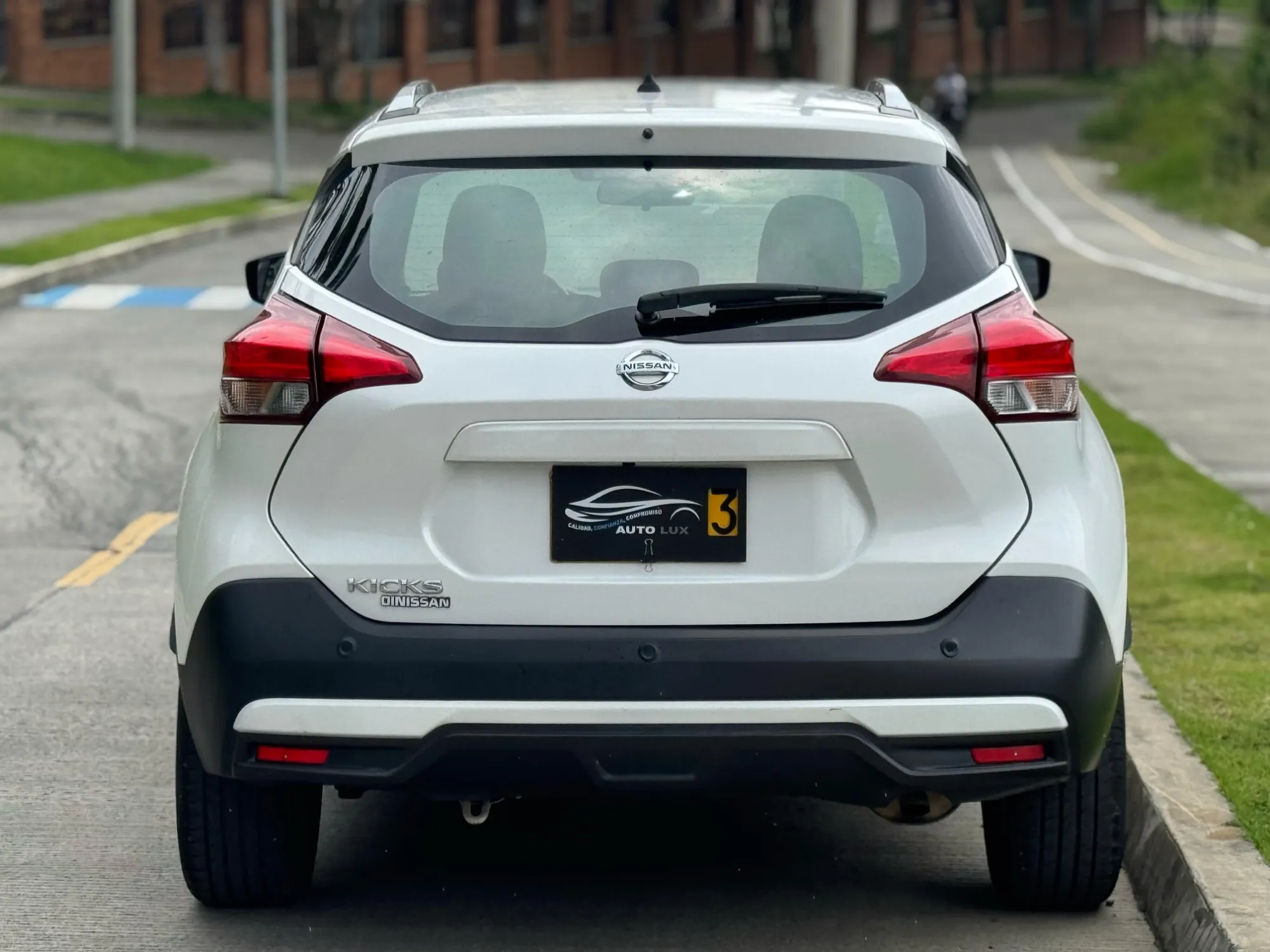 NISSAN KICKS EXCLUSIVE AT 2020 