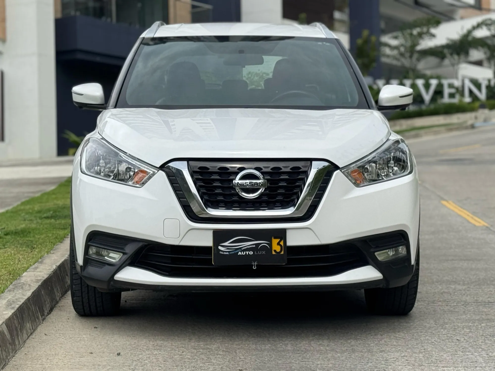 NISSAN KICKS EXCLUSIVE AT 2020 