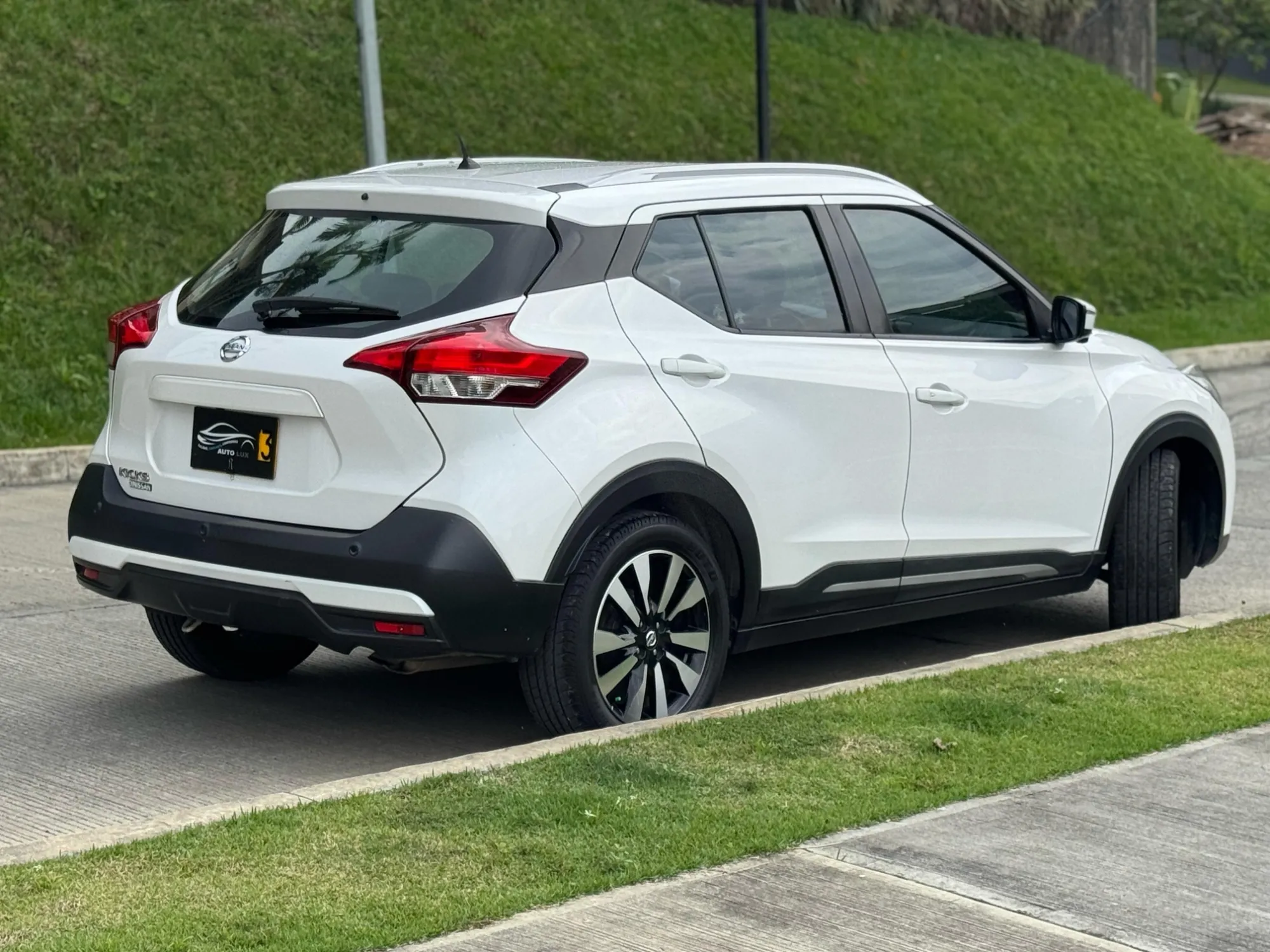 NISSAN KICKS EXCLUSIVE AT 2020 