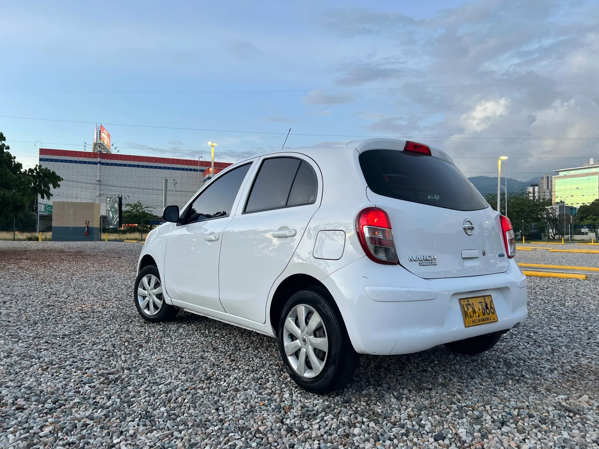 Nissan March 2014