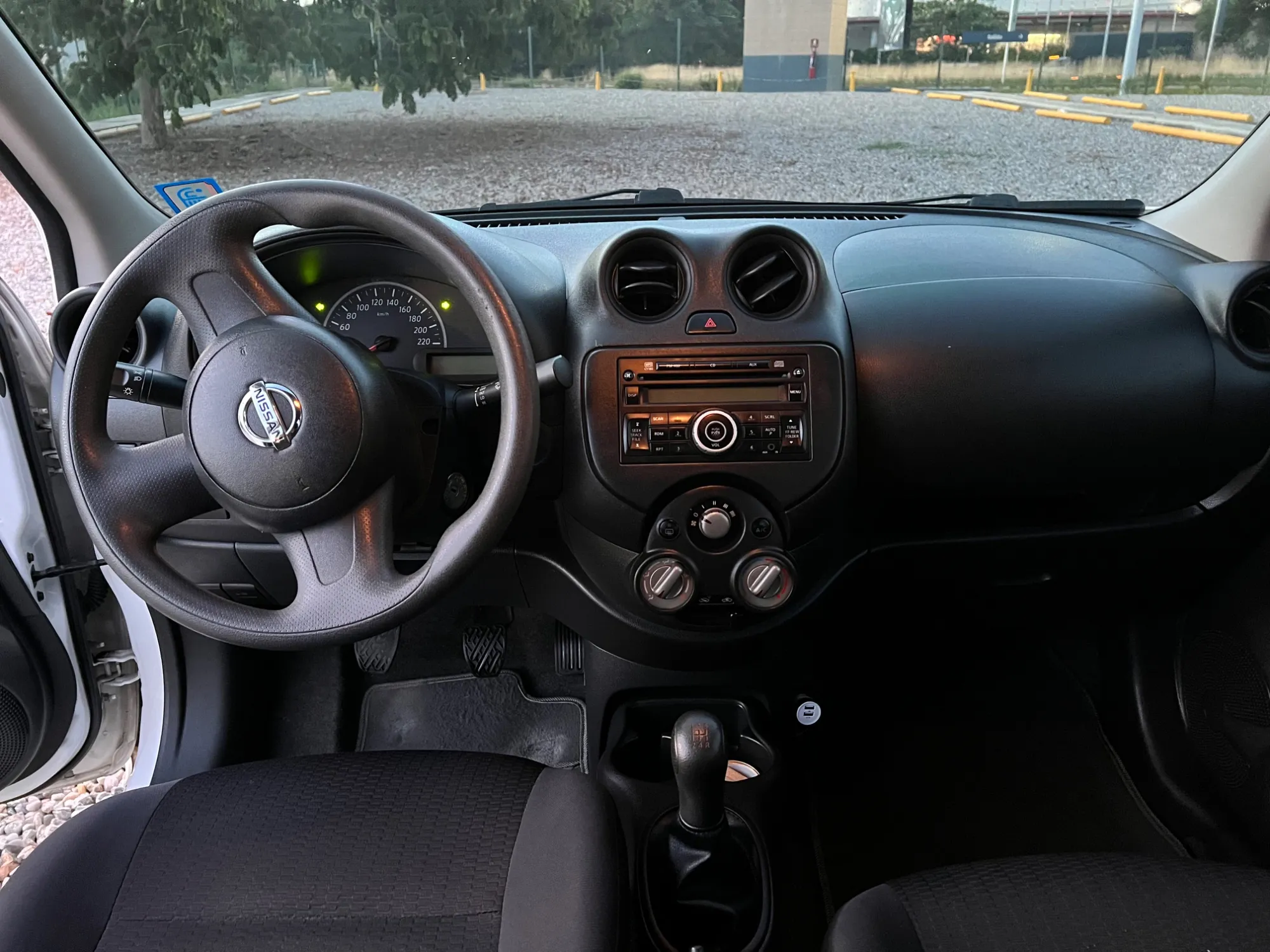 Nissan March 2014