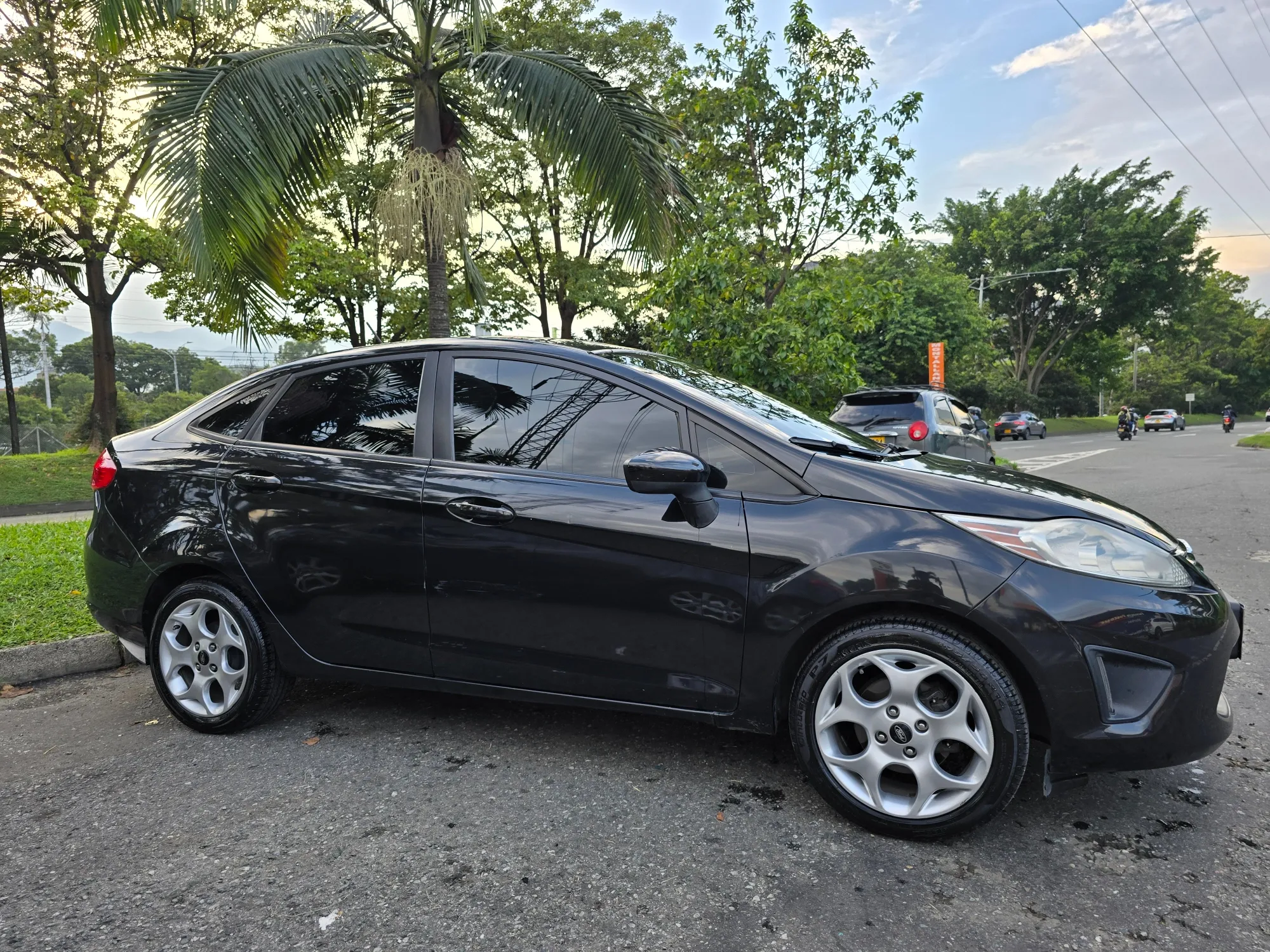 Ford Fiesta Sedan