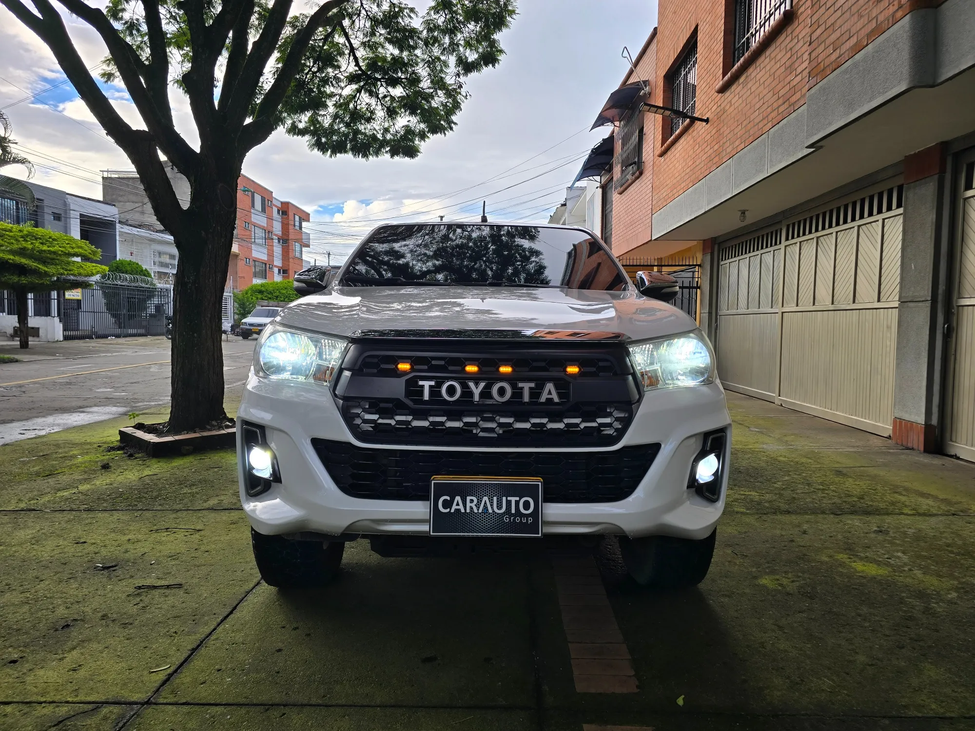 Toyota hilux srv blindado 2 plus diesel