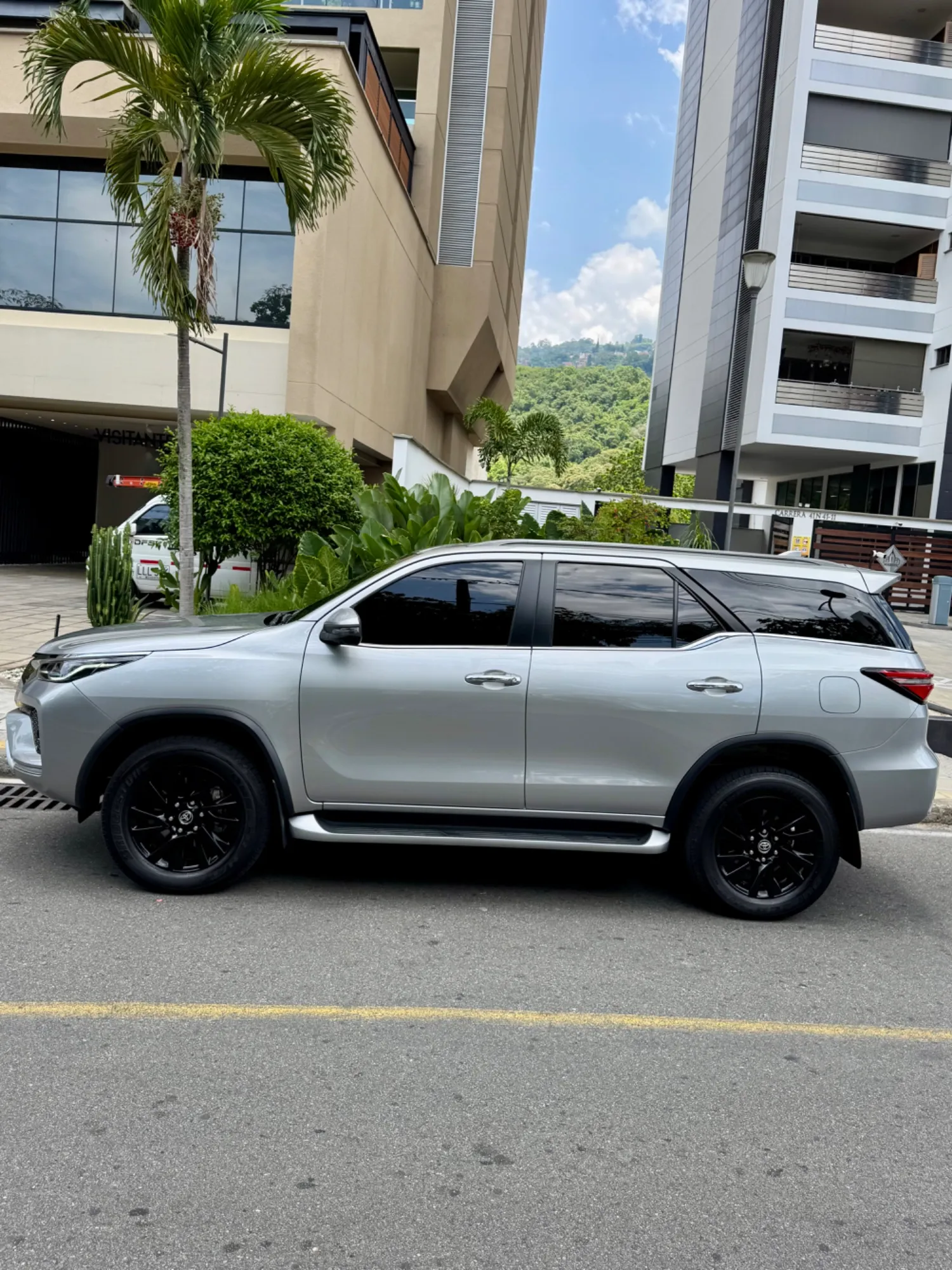 TOYOTA FORTUNER SRV 2.8L 4x4