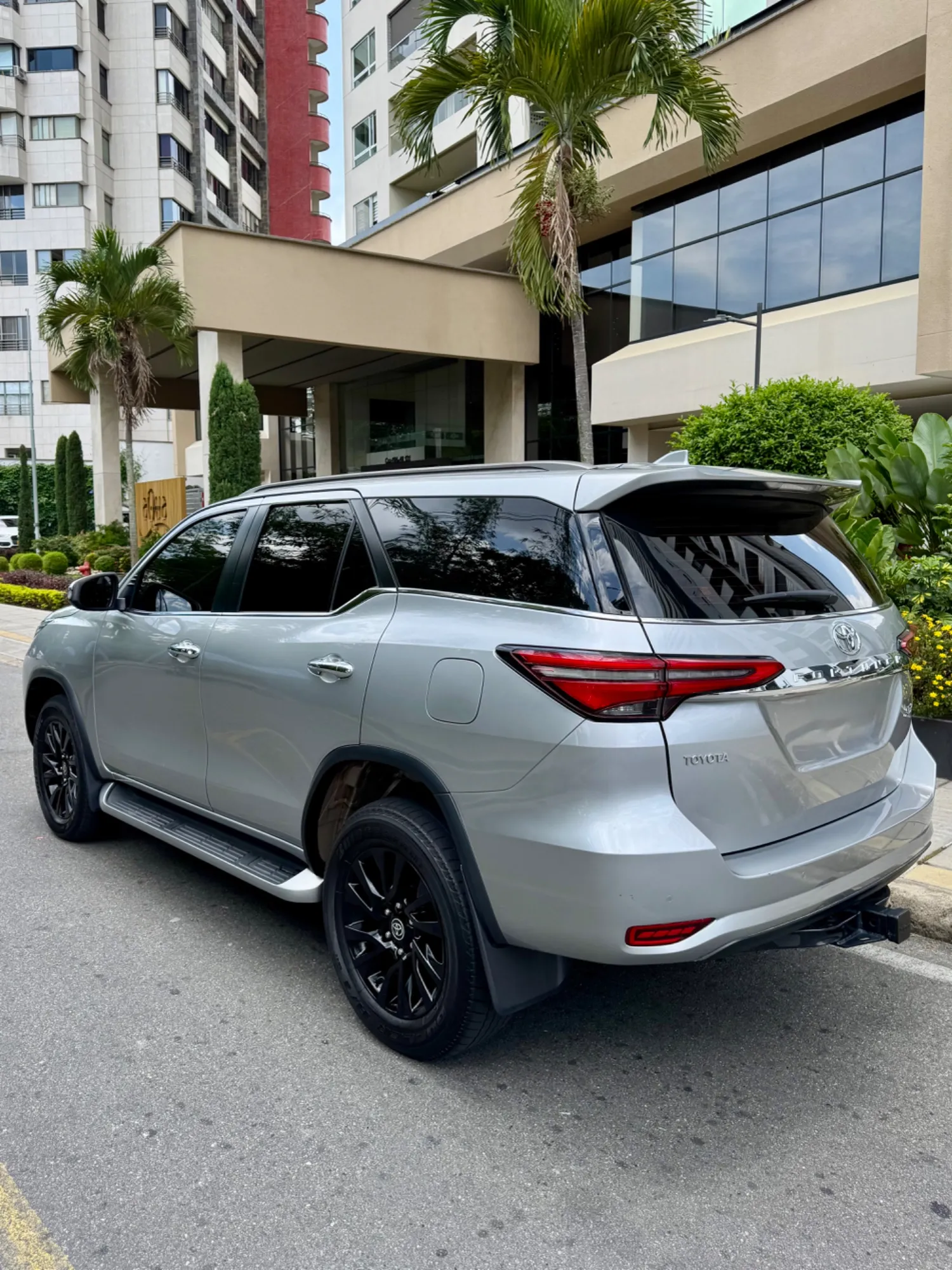 TOYOTA FORTUNER SRV 2.8L 4x4