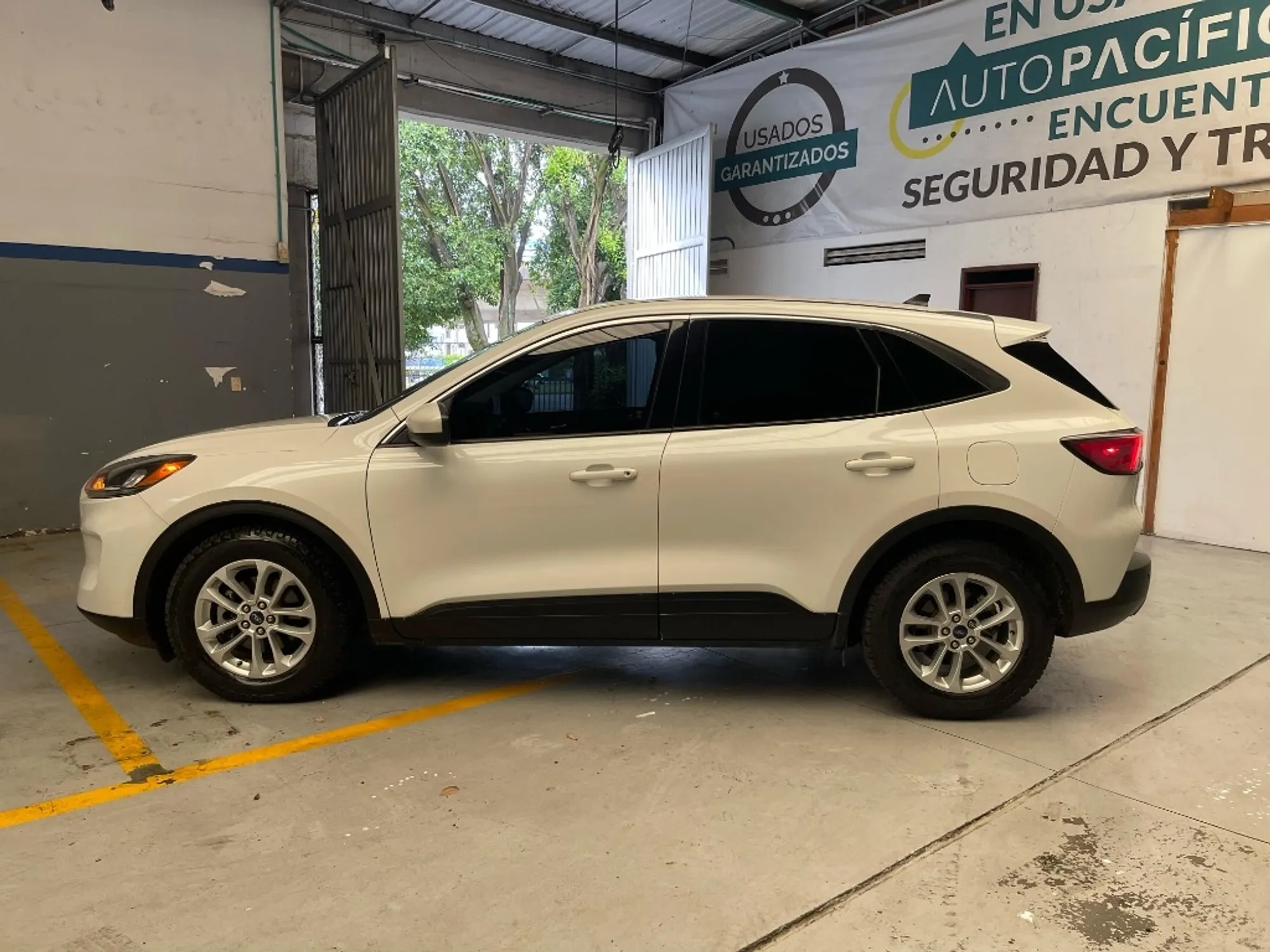 Ford Escape se Hibrida 2021 garantizada 