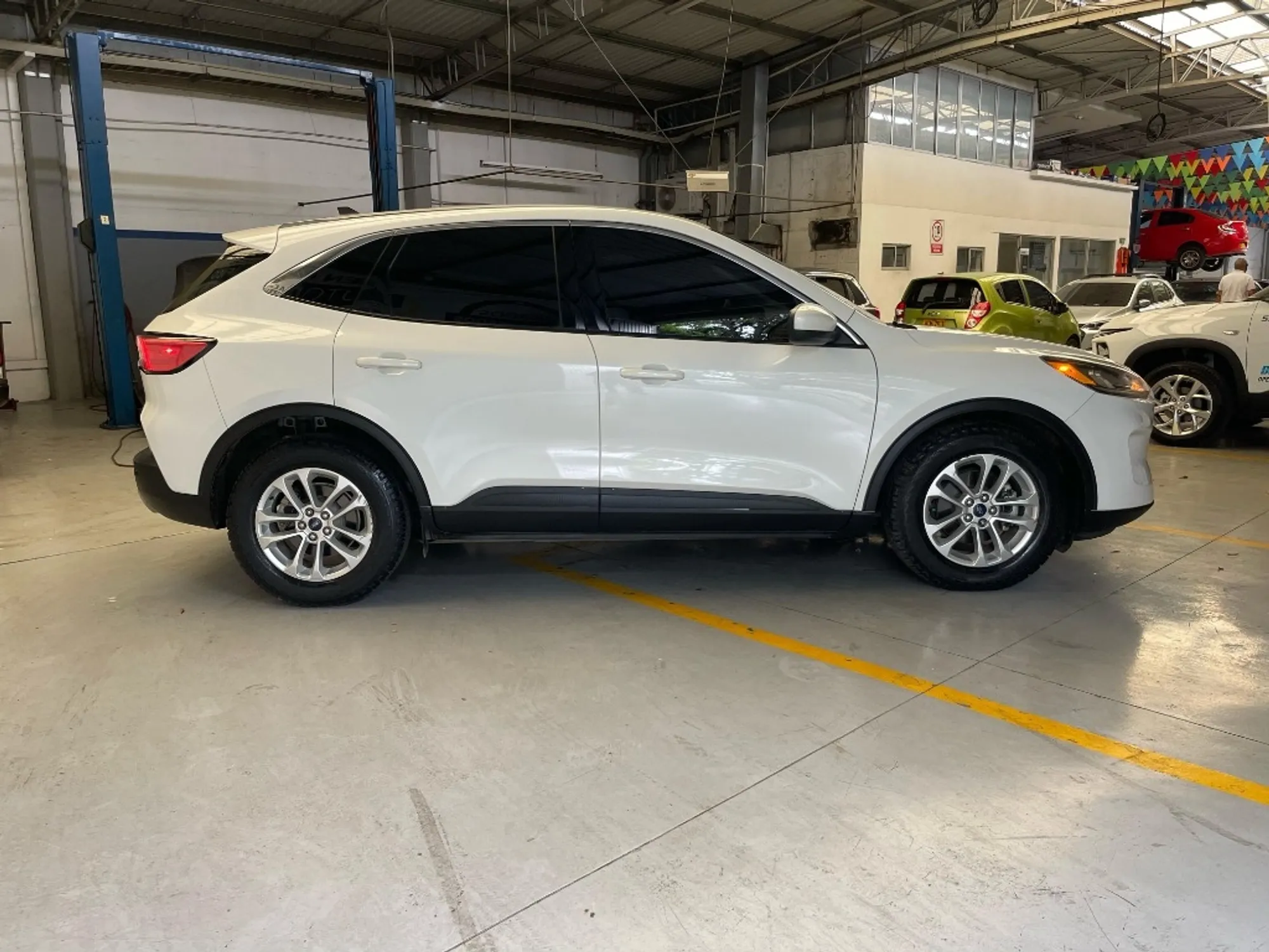 Ford Escape se Hibrida 2021 garantizada 