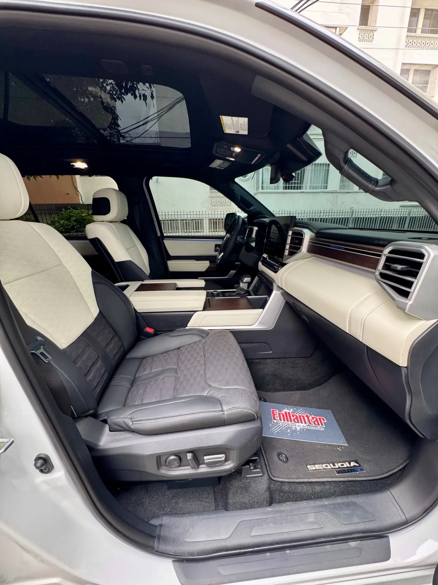 Toyota Sequoia Capstone 2024