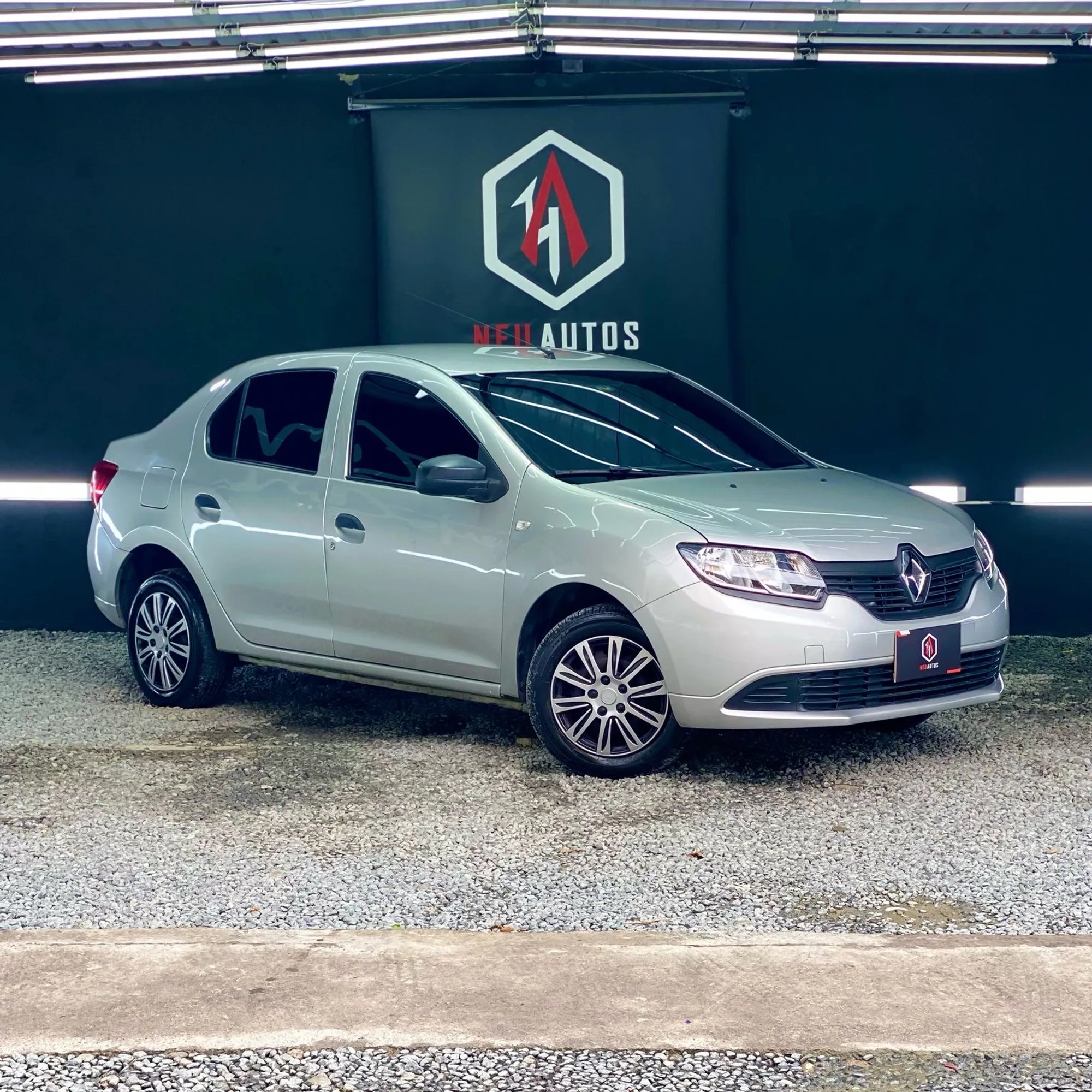 RENAULT LOGAN AUTHENTIC LIFE 2017