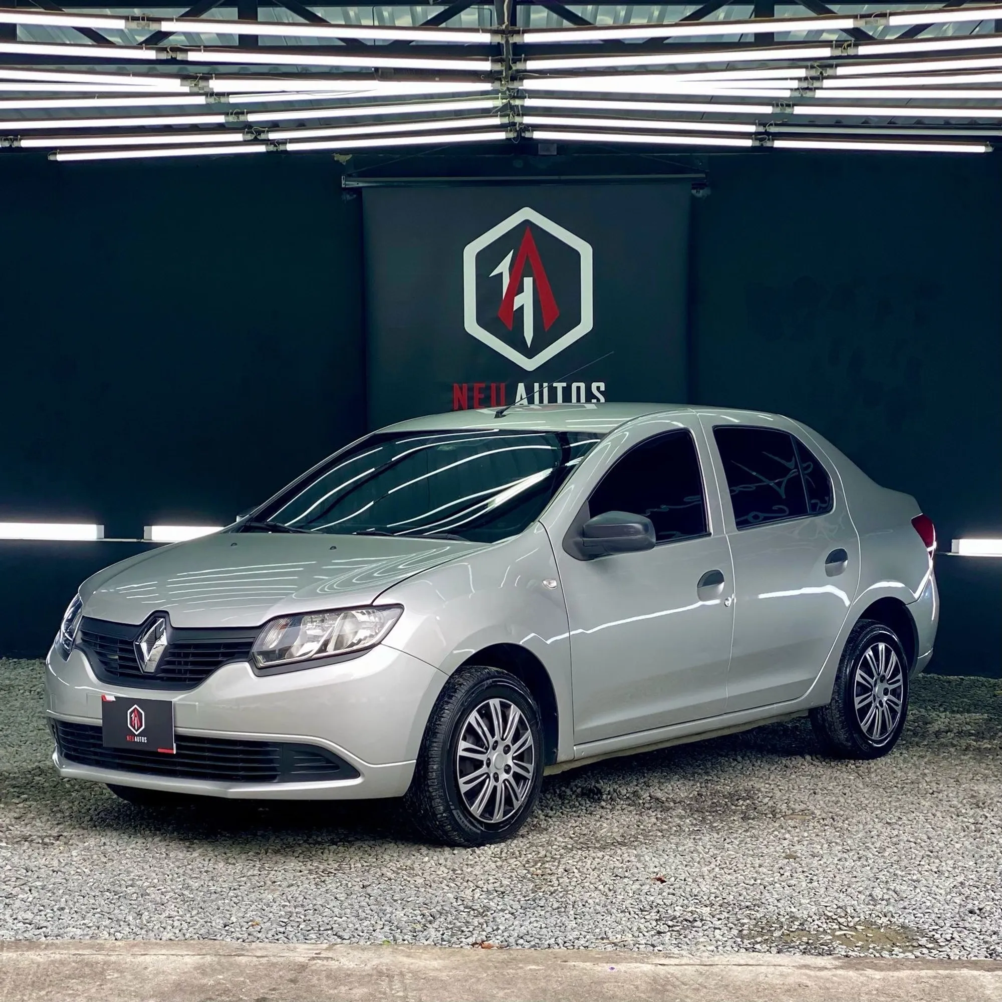 RENAULT LOGAN AUTHENTIC LIFE 2017