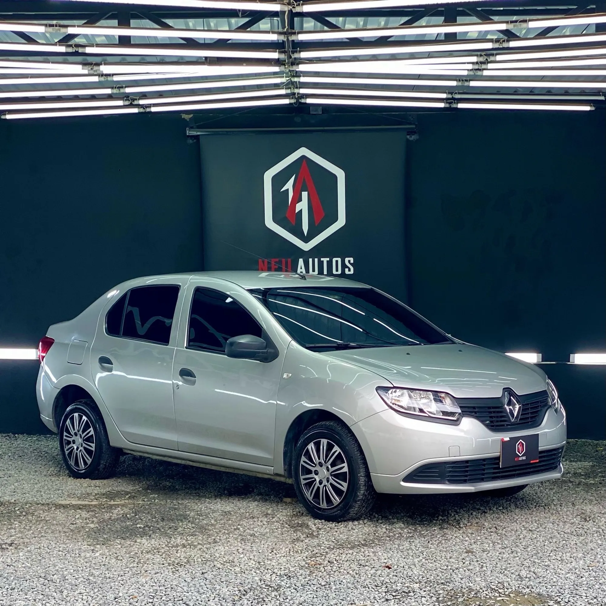 RENAULT LOGAN AUTHENTIC LIFE 2017
