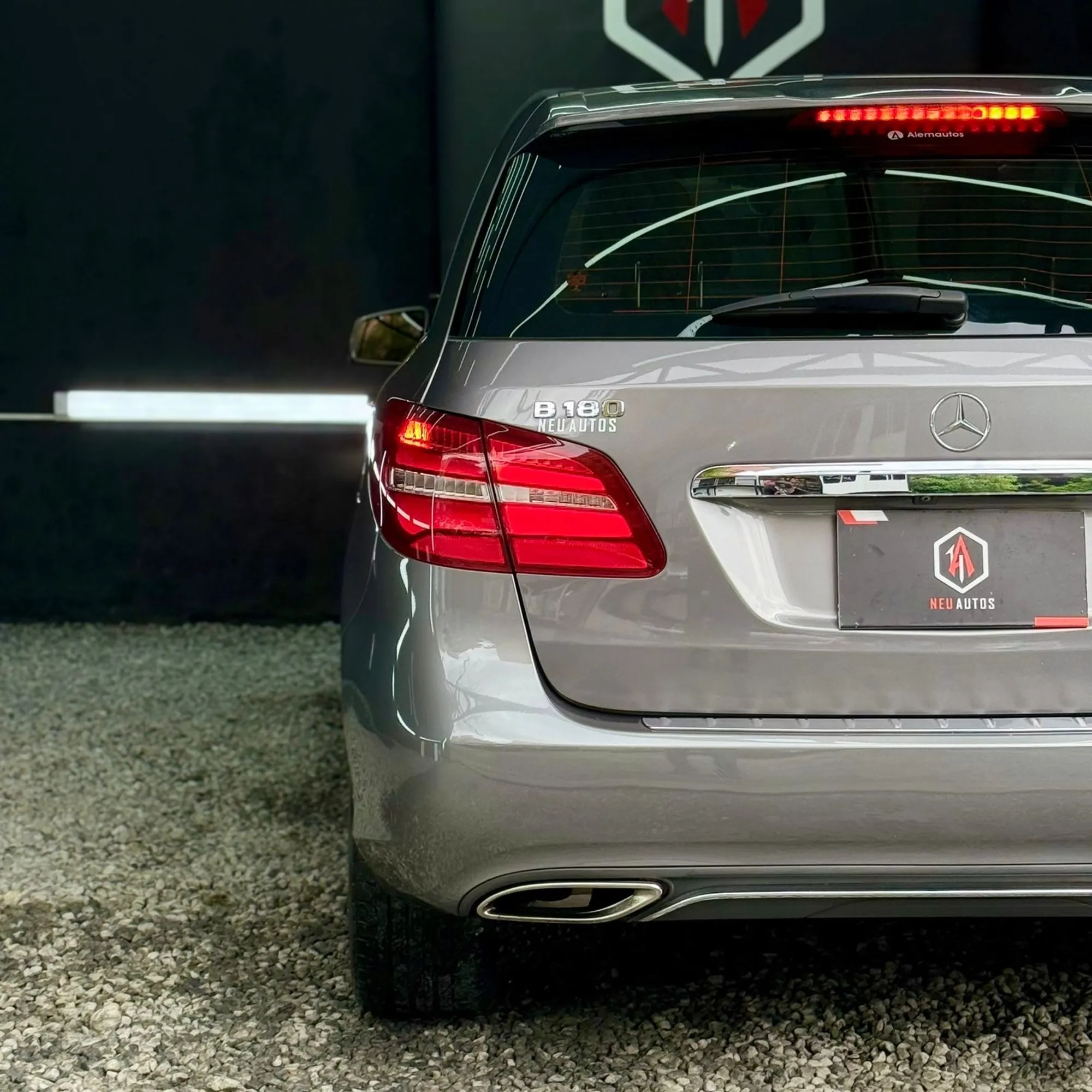 MERCEDES BENZ B 180 2019