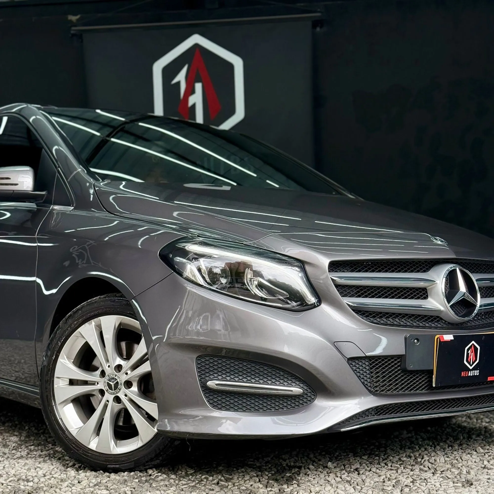 MERCEDES BENZ B 180 2019
