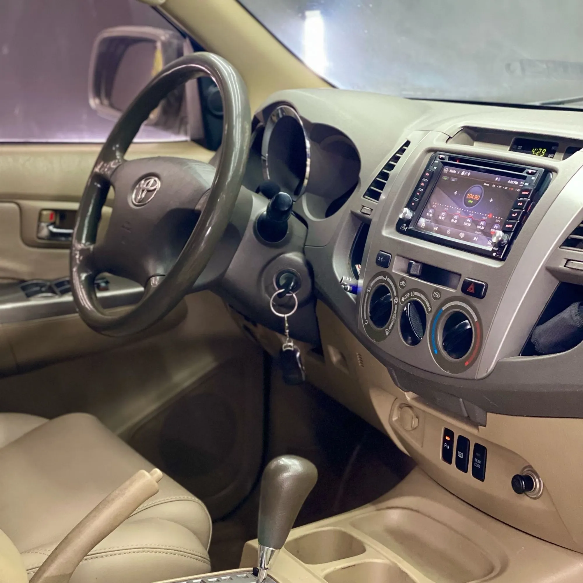 TOYOTA FORTUNER SR5 2011