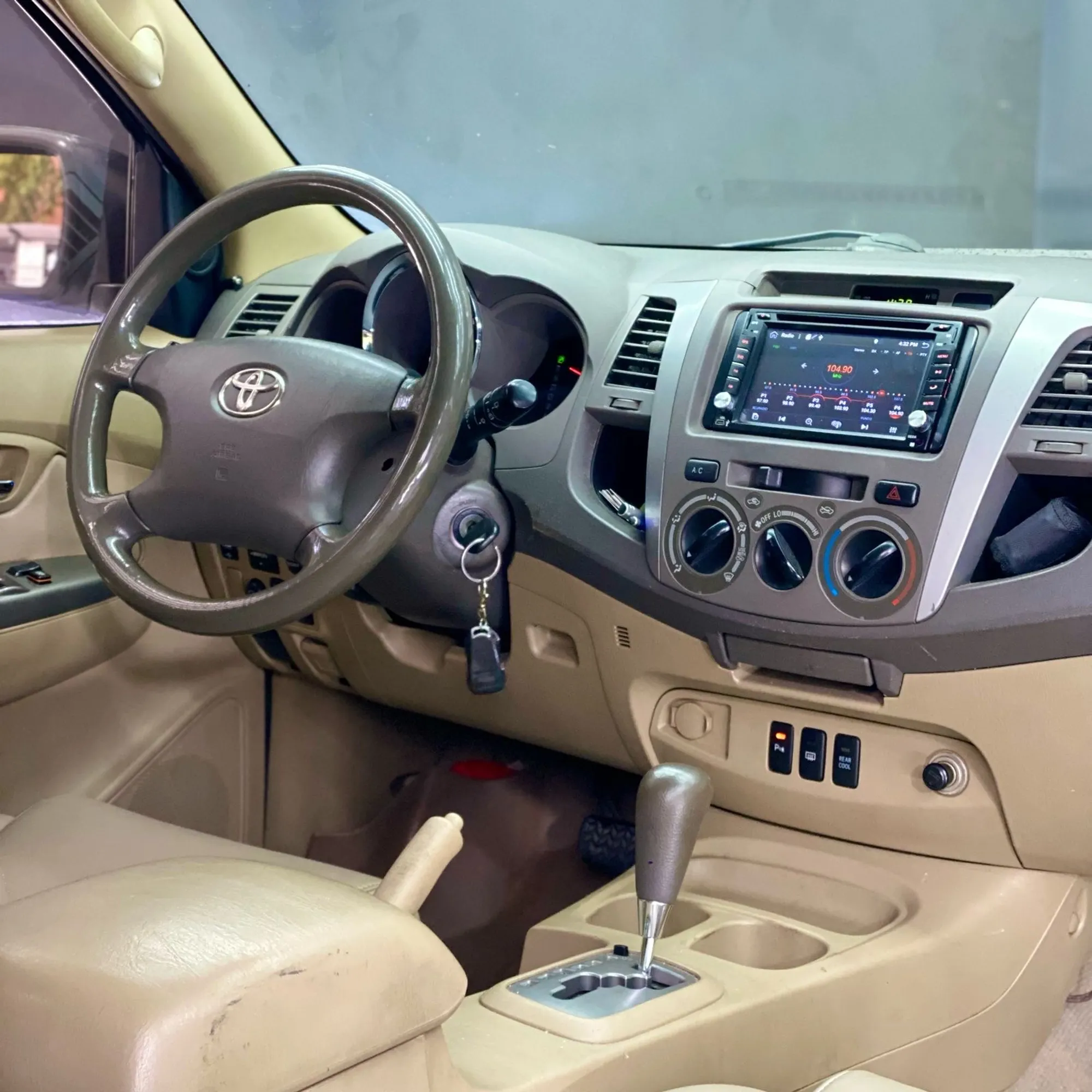 TOYOTA FORTUNER SR5 2011
