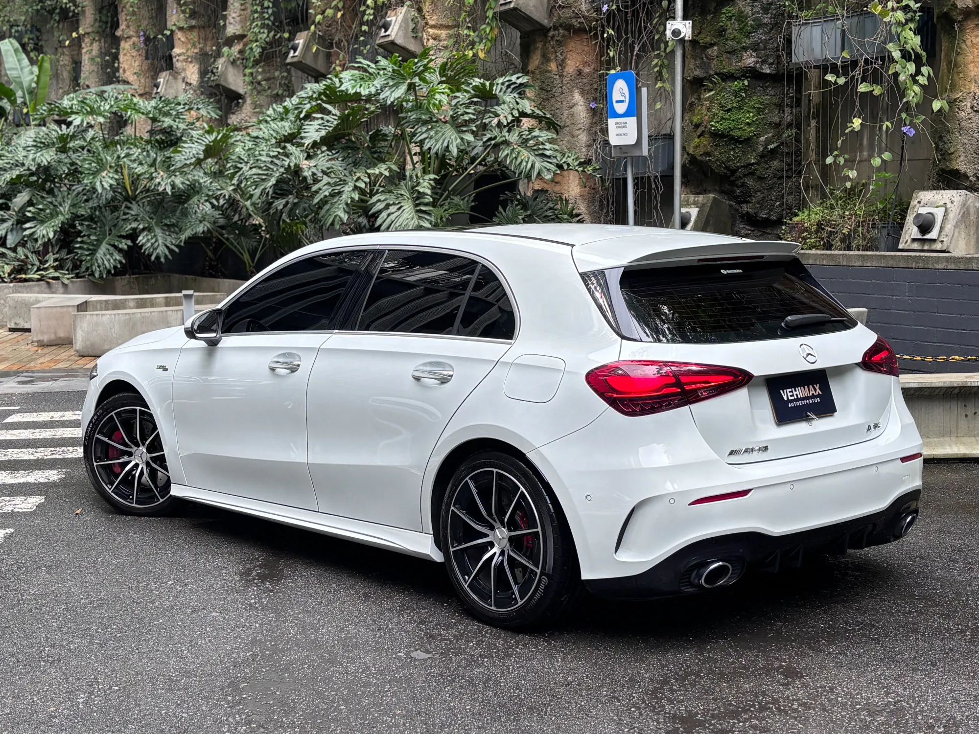 MERCEDES BENZ A35 AMG 4MATIC HIBRIDO 2023 VEHIMAX