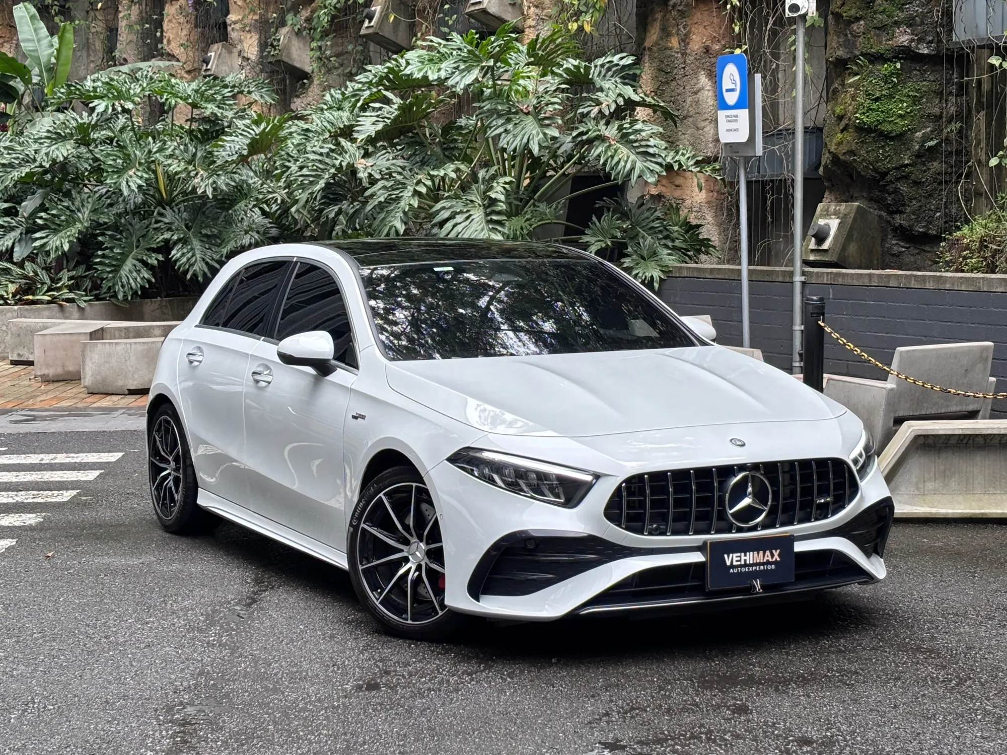 MERCEDES BENZ A35 AMG 4MATIC HIBRIDO 2023 VEHIMAX