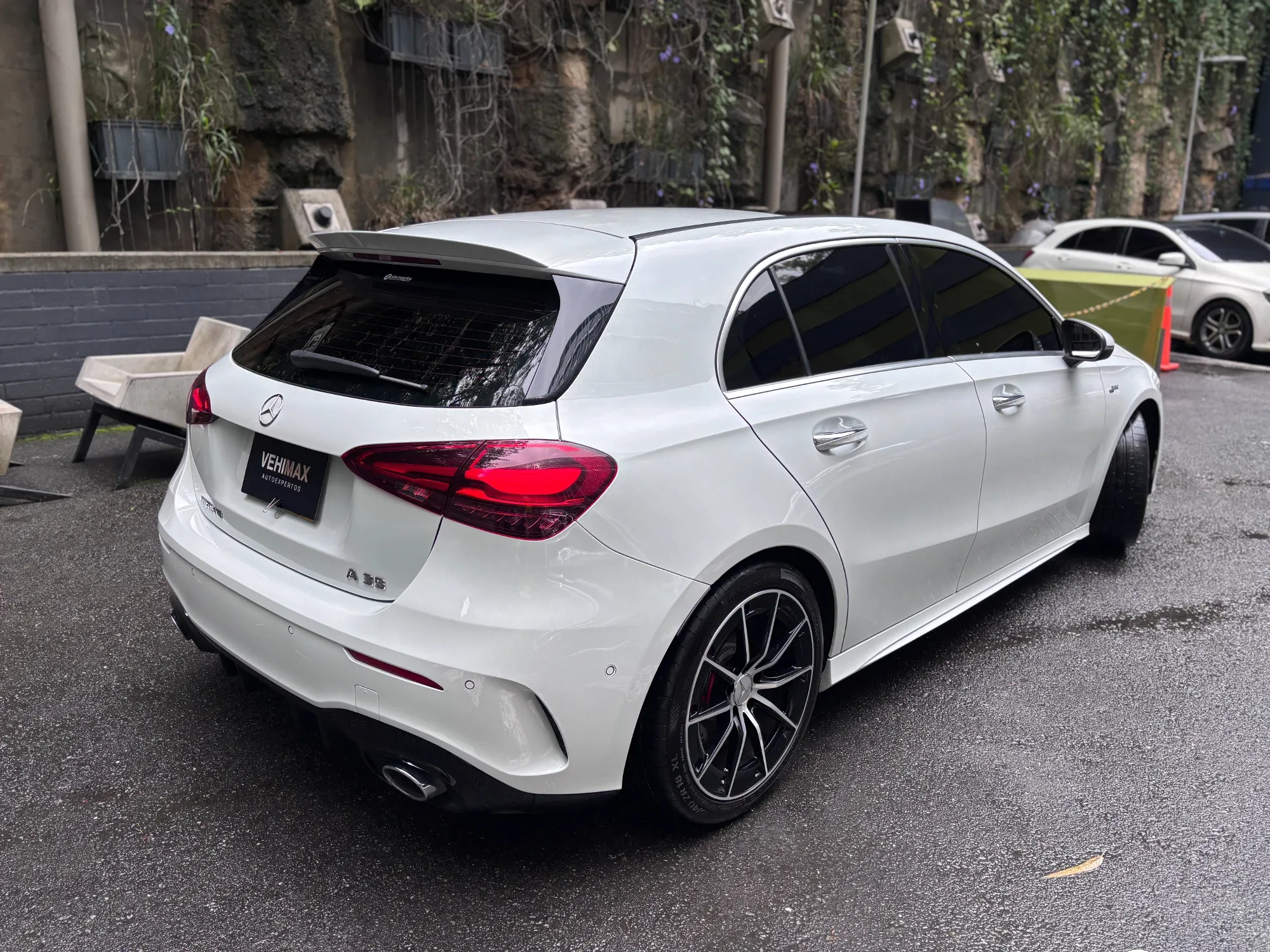 MERCEDES BENZ A35 AMG 4MATIC HIBRIDO 2023 VEHIMAX
