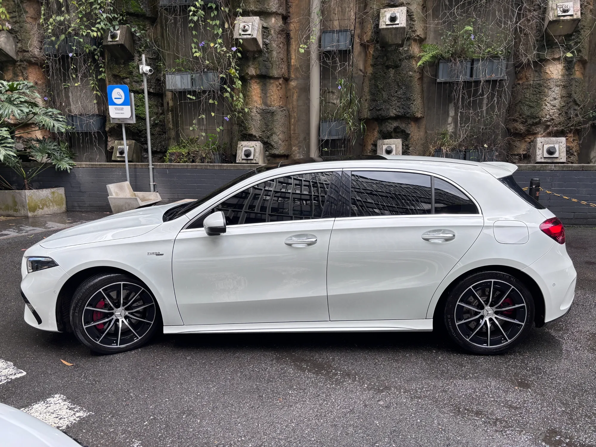 MERCEDES BENZ A35 AMG 4MATIC HIBRIDO 2023 VEHIMAX