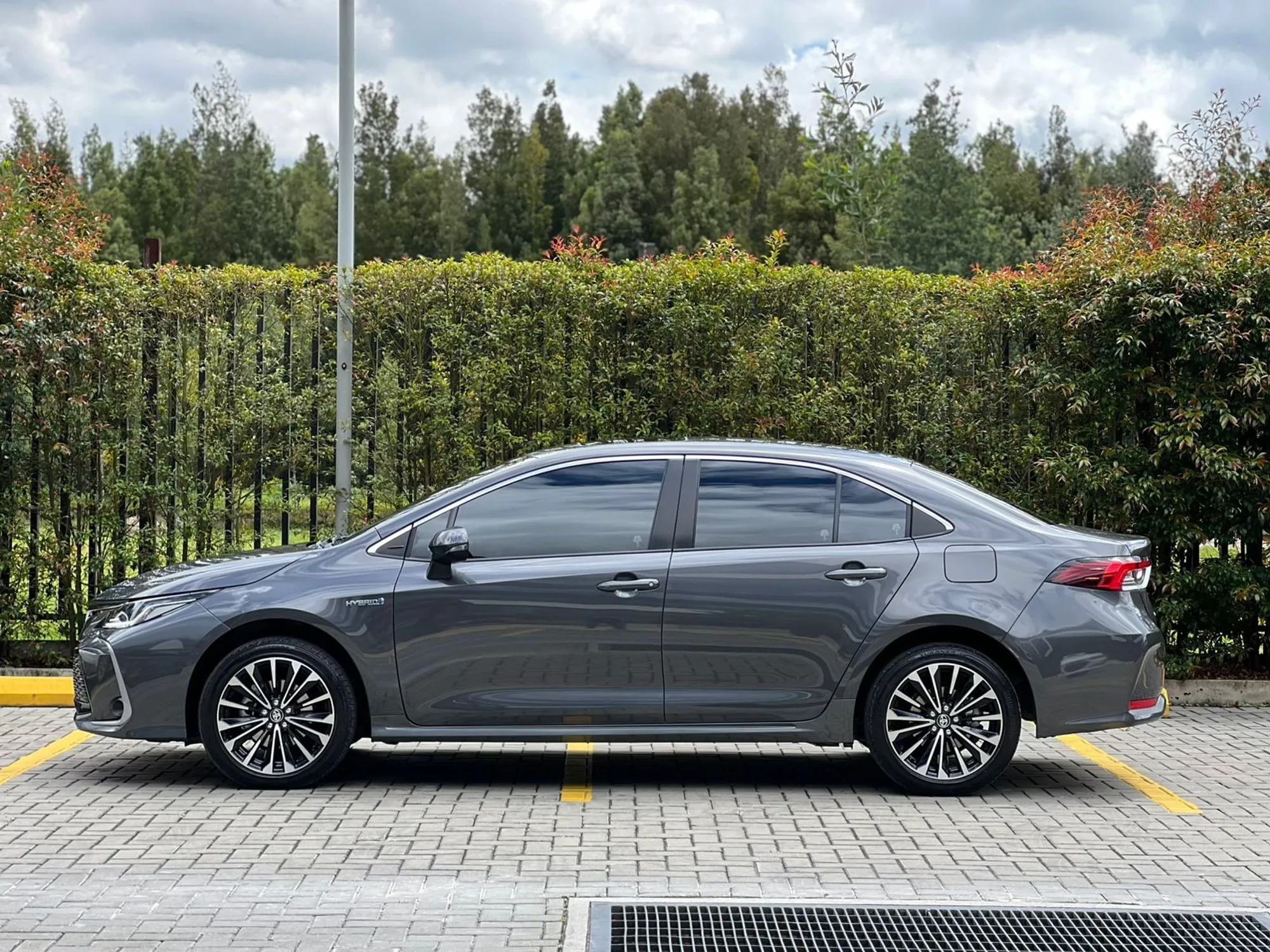 TOYOTA COROLLA SEG -HIBRIDO- POCO KILOMETRAJE-
