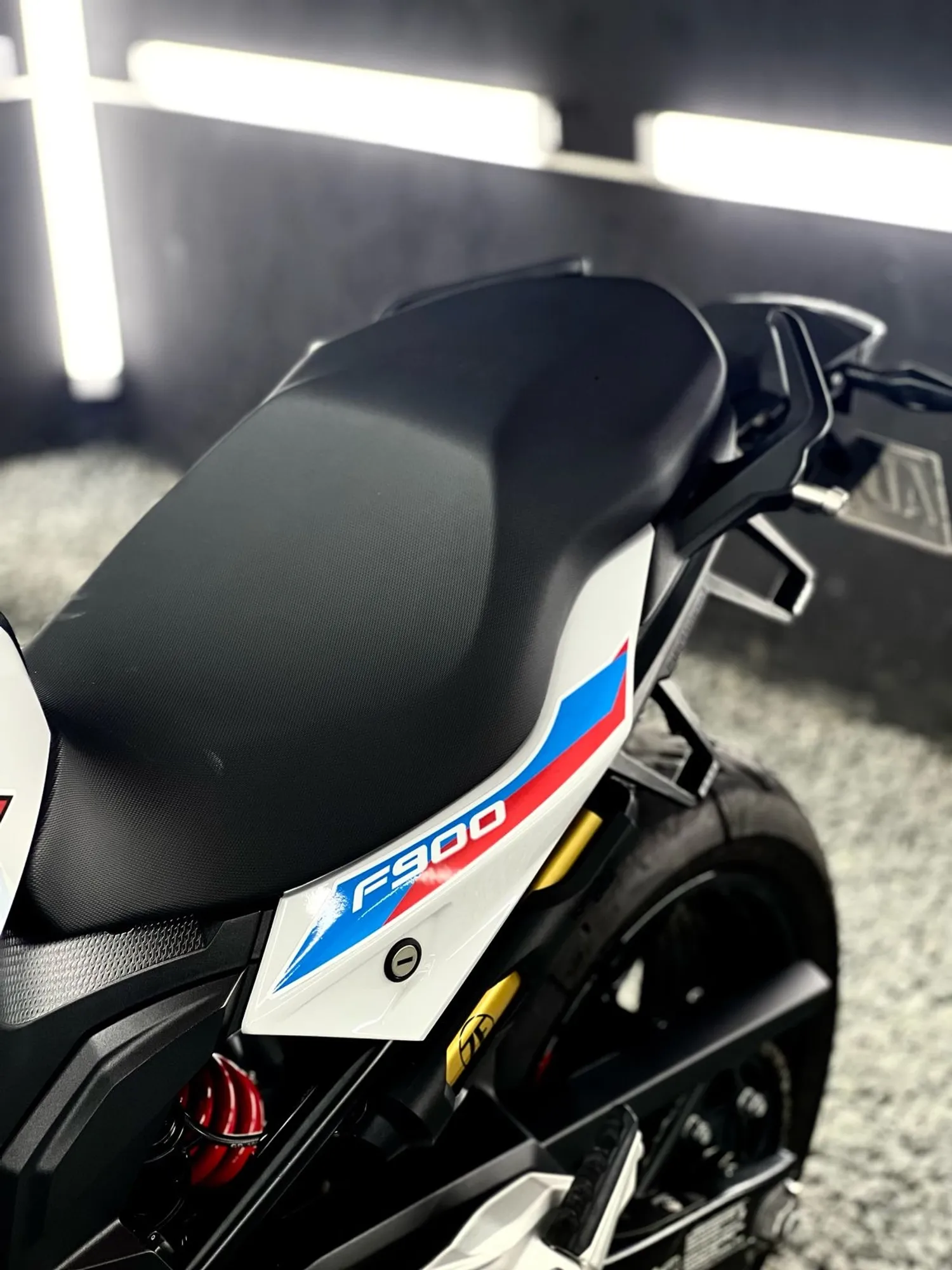 BMW F900XR 2024