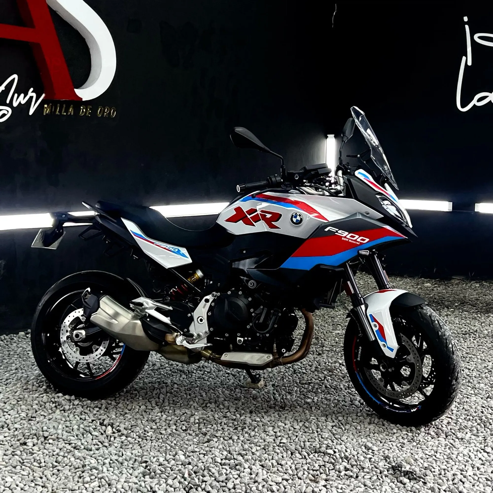 BMW F900XR 2024