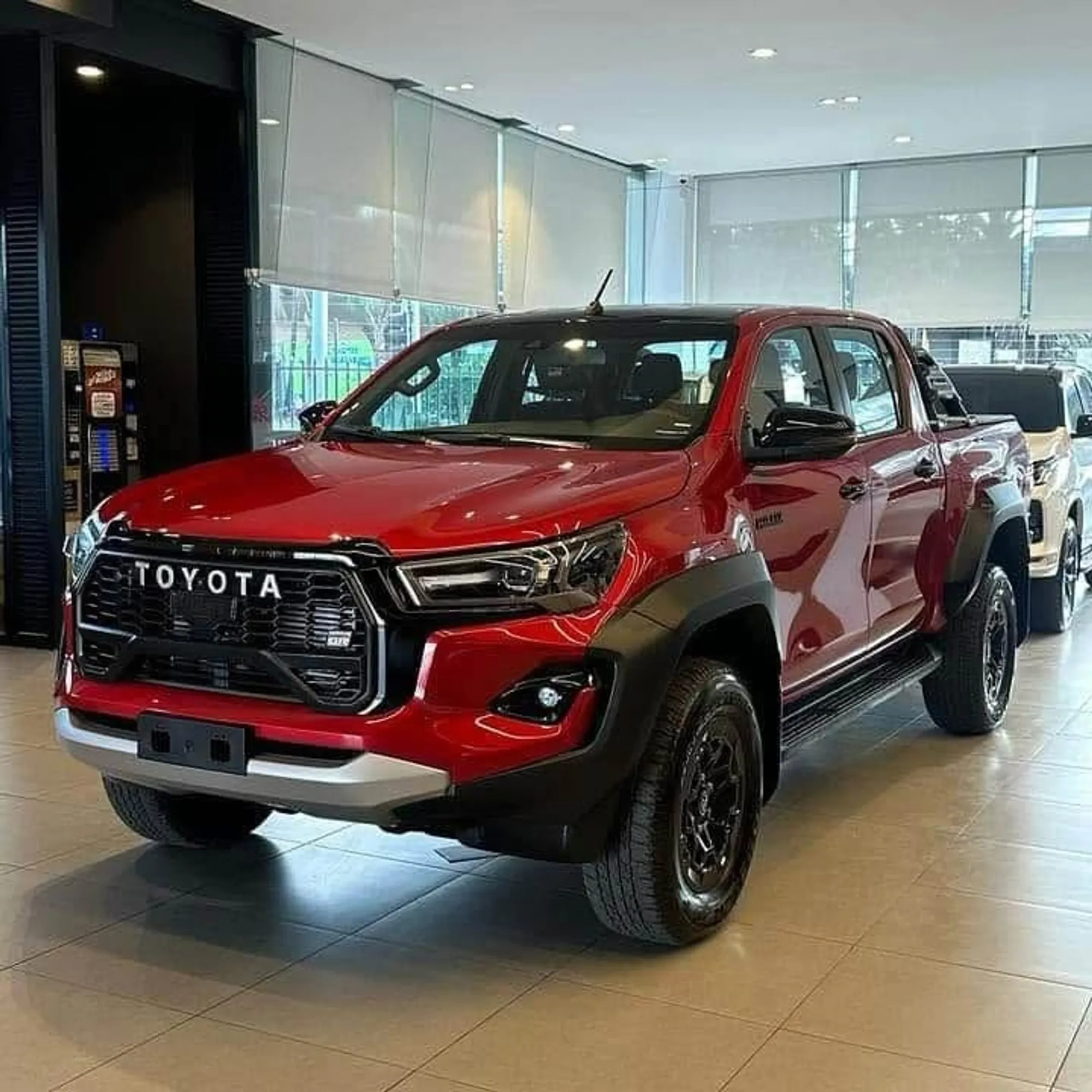 Toyota Hilux GR Sport 4X4 DIESEL AT 0 KM DisToyota 