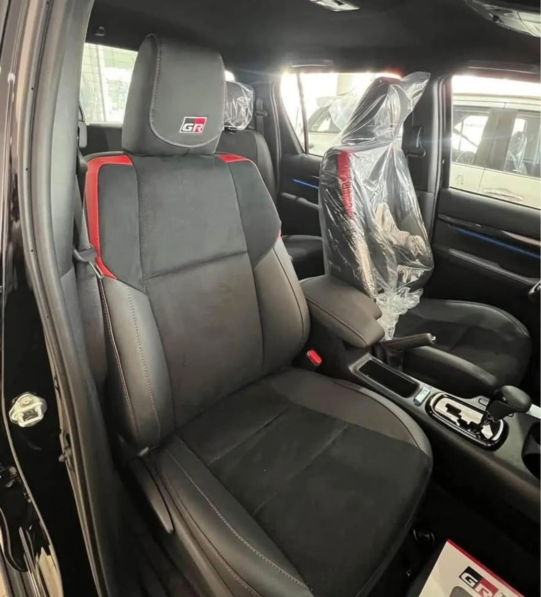 Toyota Hilux GR Sport 4X4 DIESEL AT 0 KM DisToyota 