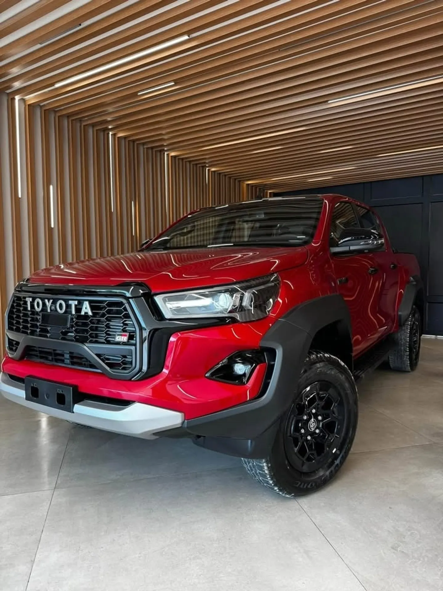 Toyota Hilux GR Sport 4X4 DIESEL AT 0 KM DisToyota 