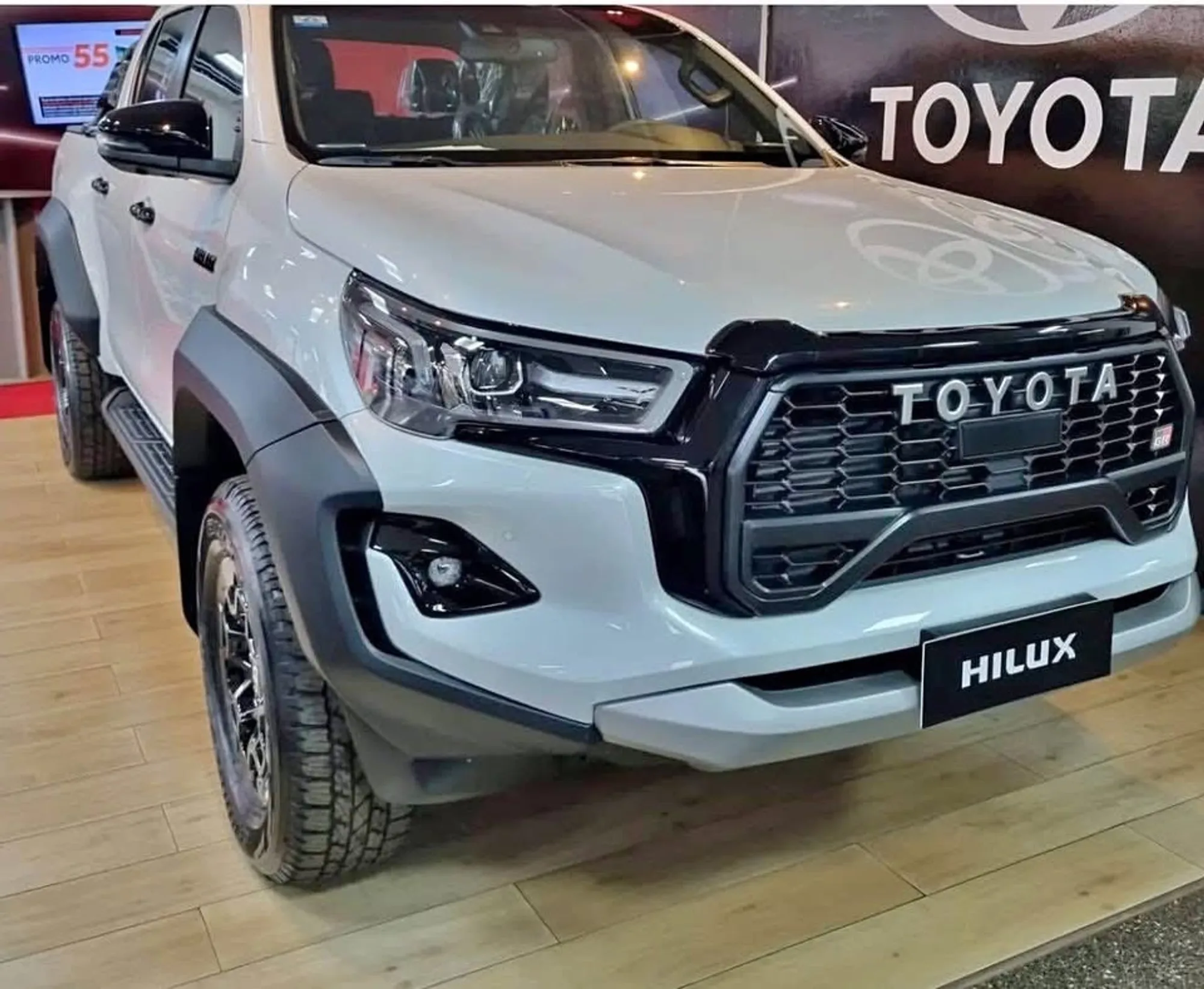 Toyota Hilux GR Sport 2.8 2026 4X4 DIESEL AT 0 KM