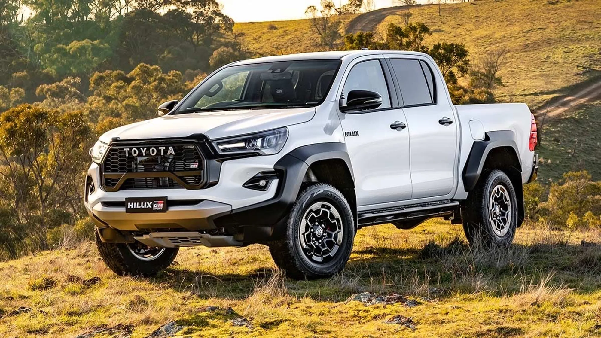 Toyota Hilux GR Sport 2.8 2026 4X4 DIESEL AT 0 KM