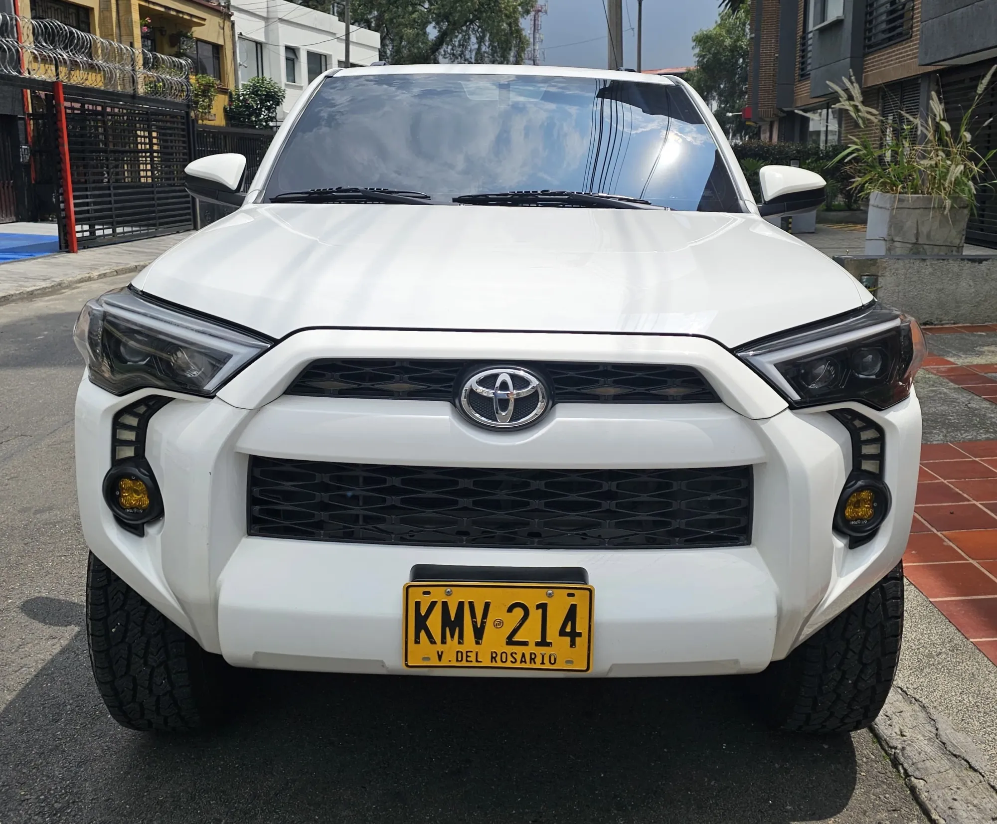 TOYOTA 4RUNNER SR5