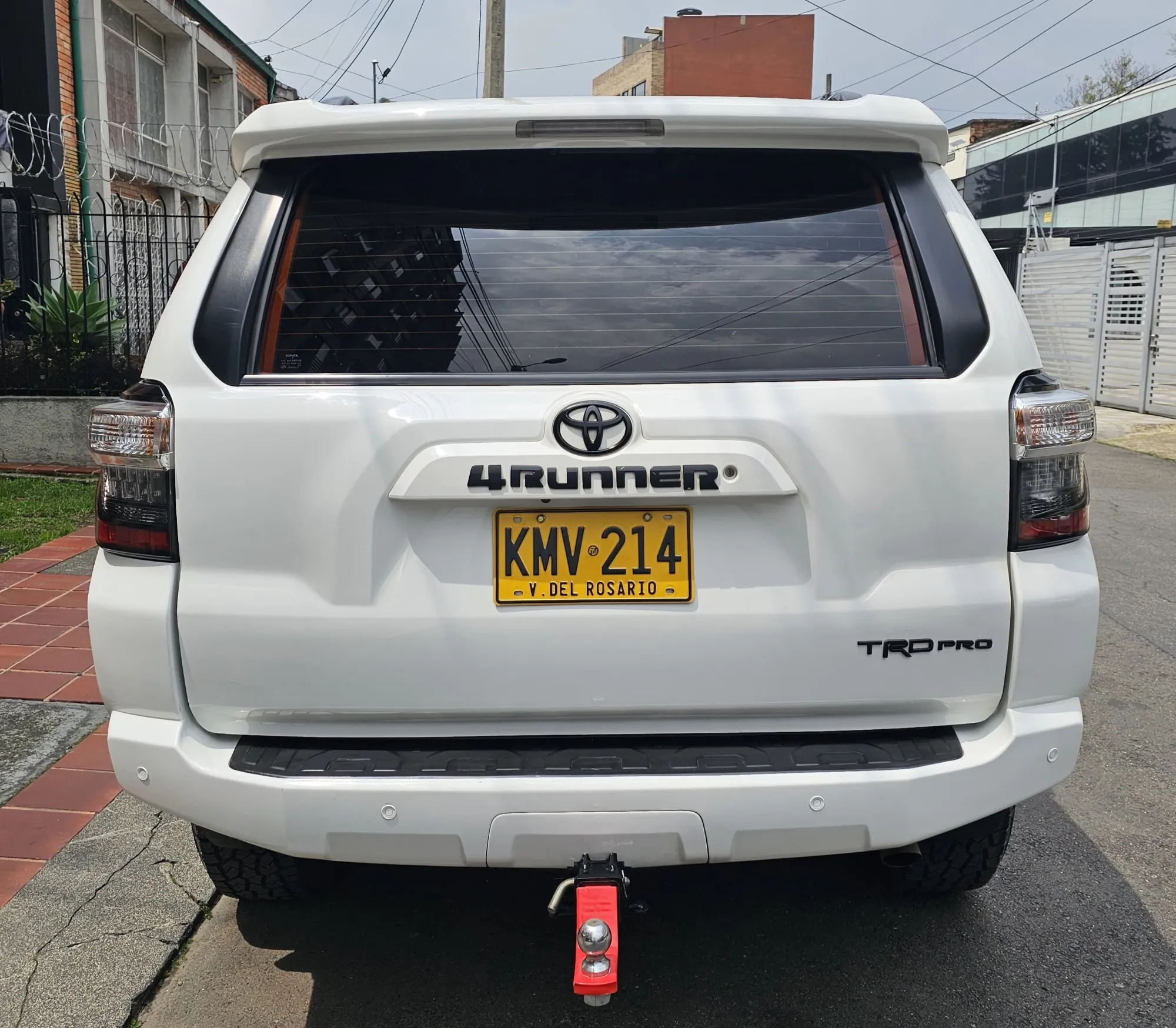 TOYOTA 4RUNNER SR5