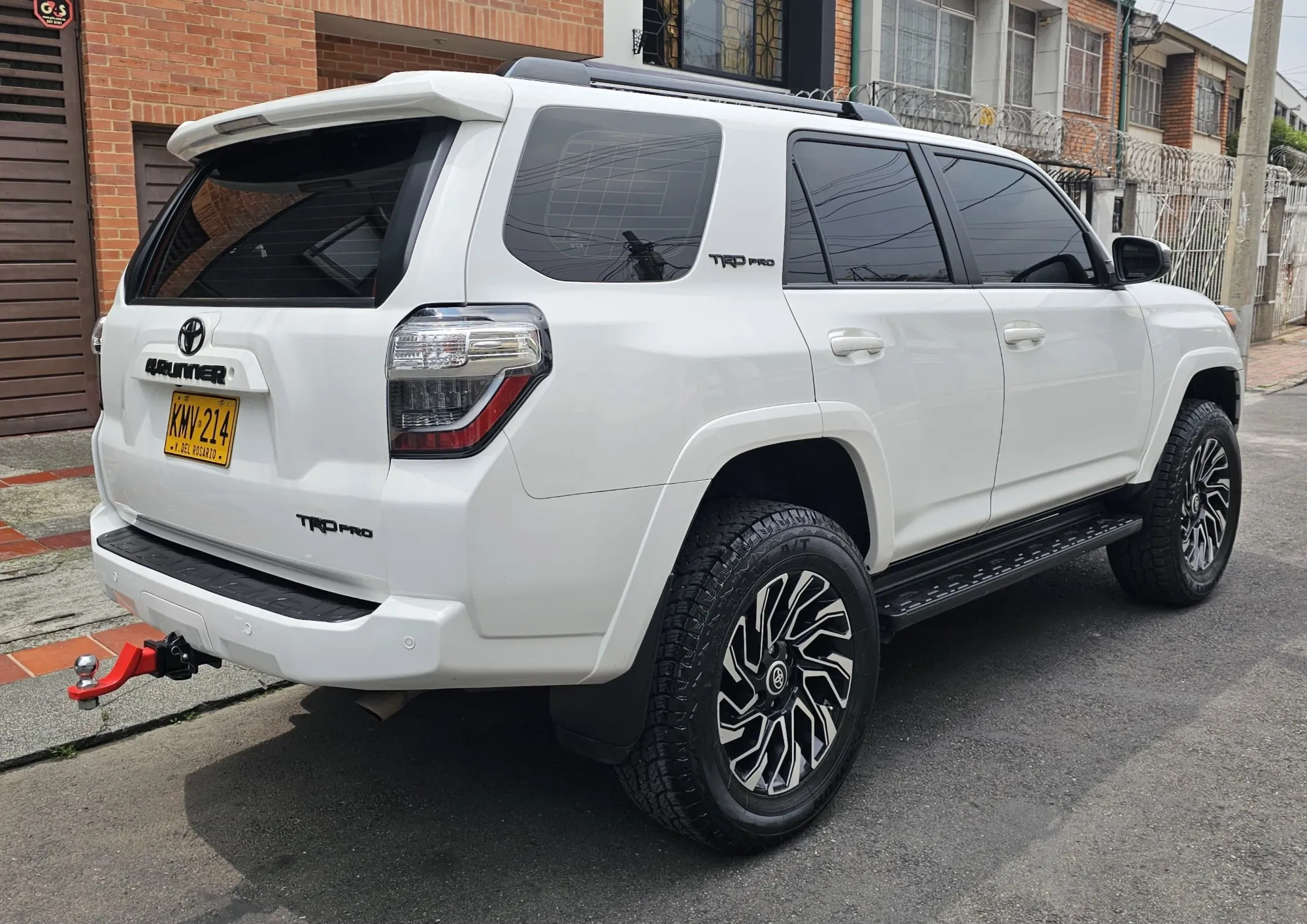 TOYOTA 4RUNNER SR5