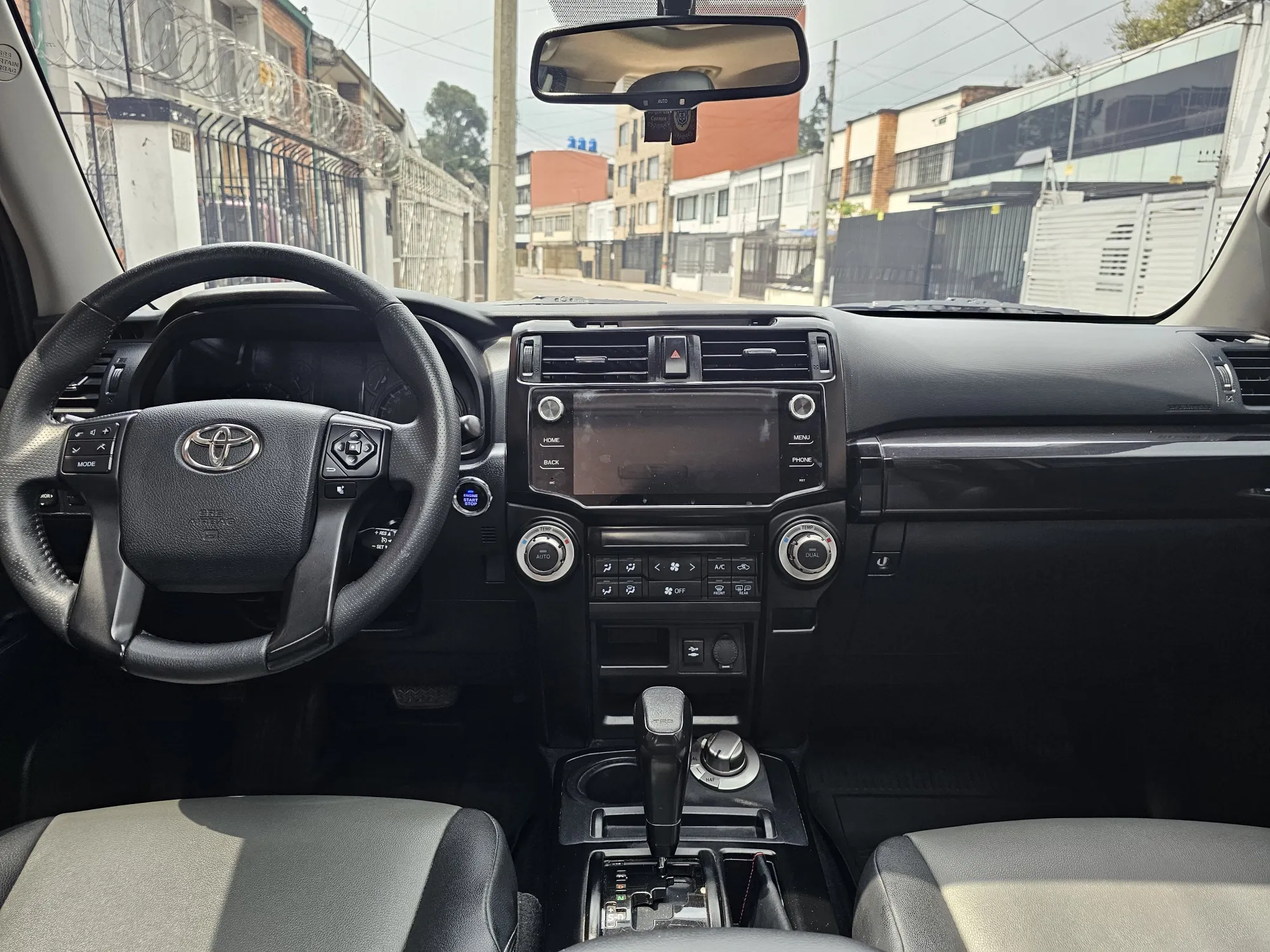 TOYOTA 4RUNNER SR5