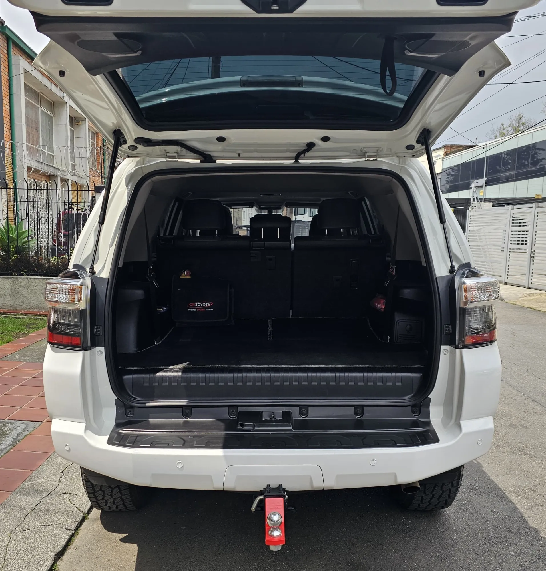 TOYOTA 4RUNNER SR5