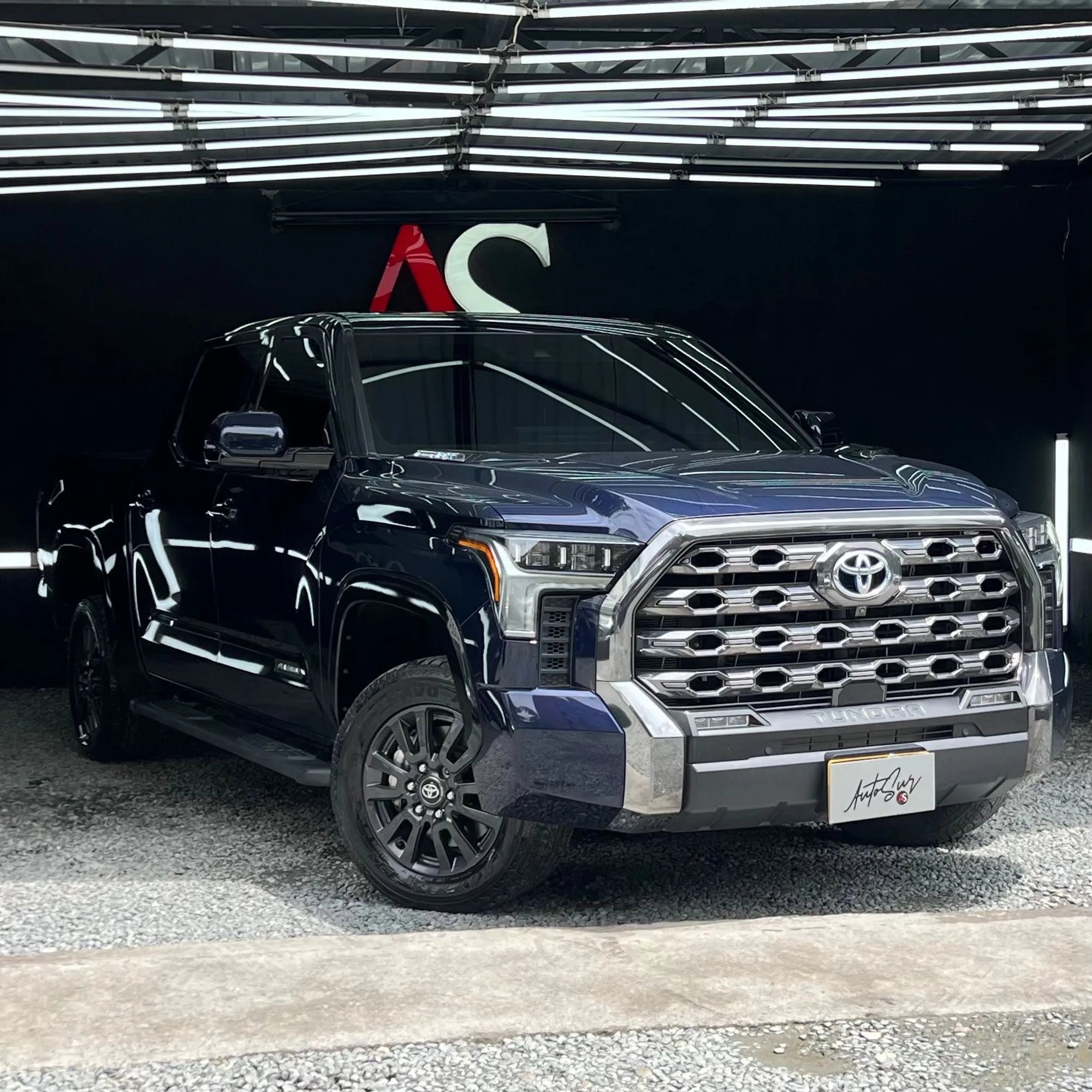 Toyota tundra crewmax platinum hybrid 