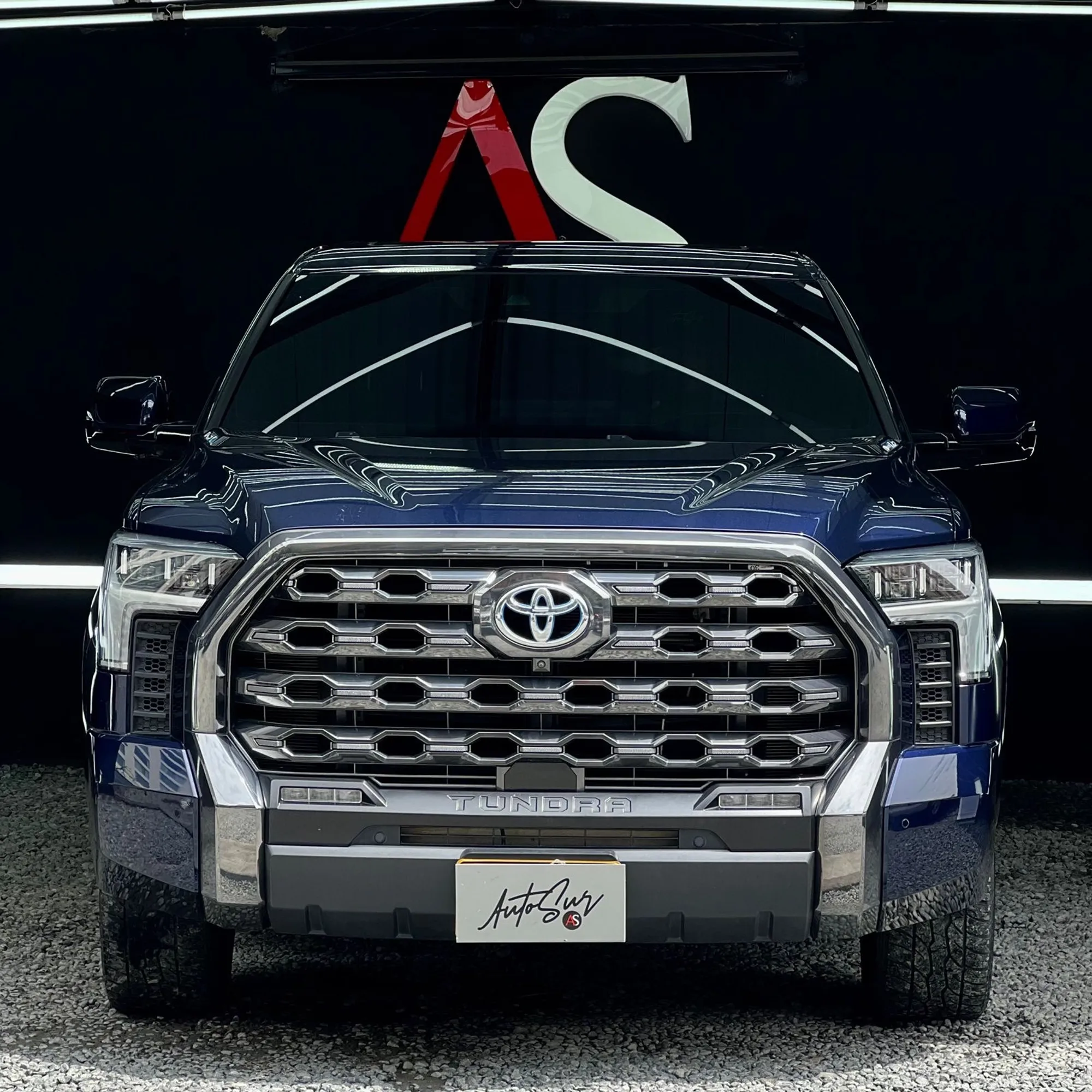 Toyota tundra crewmax platinum hybrid 