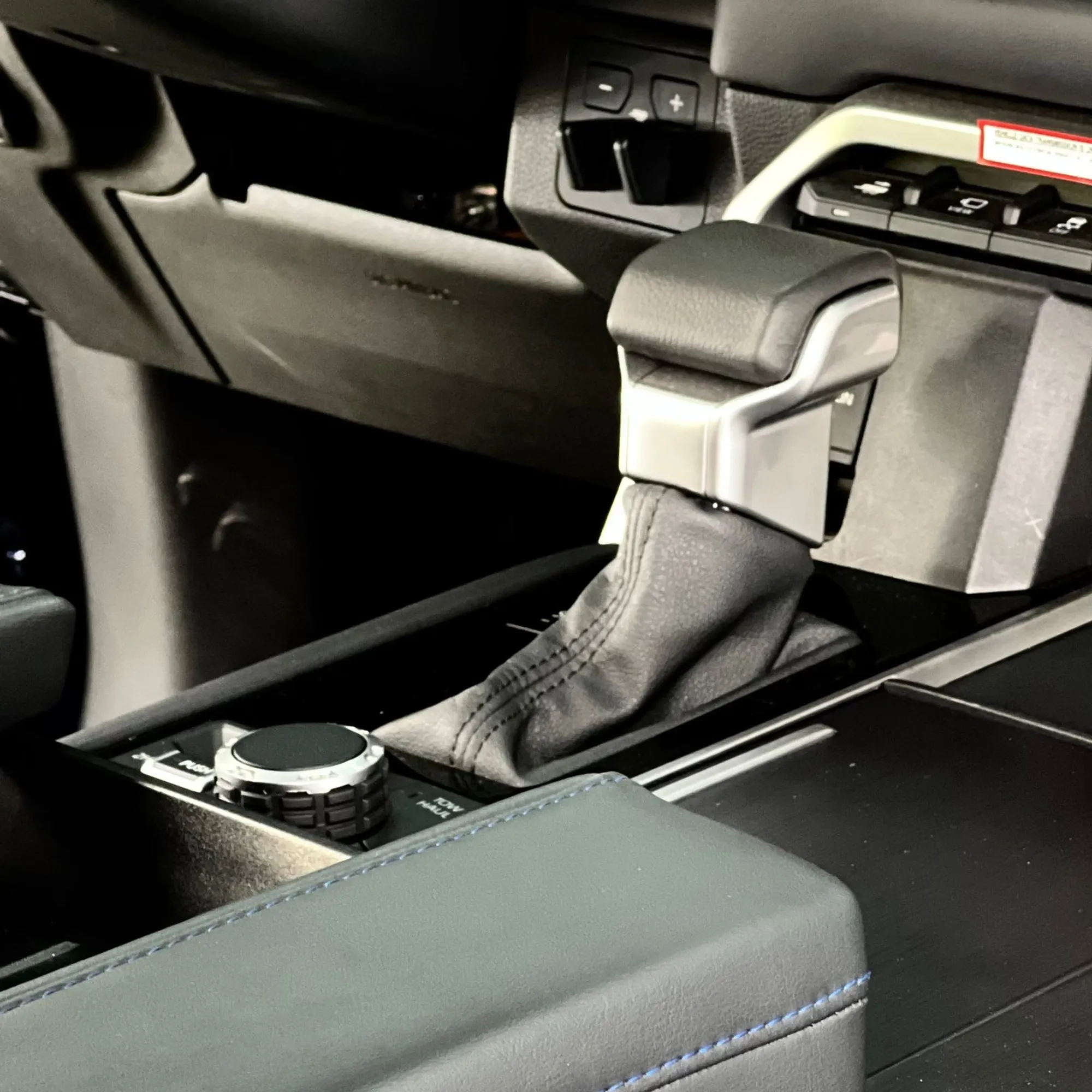 Toyota tundra crewmax platinum hybrid 
