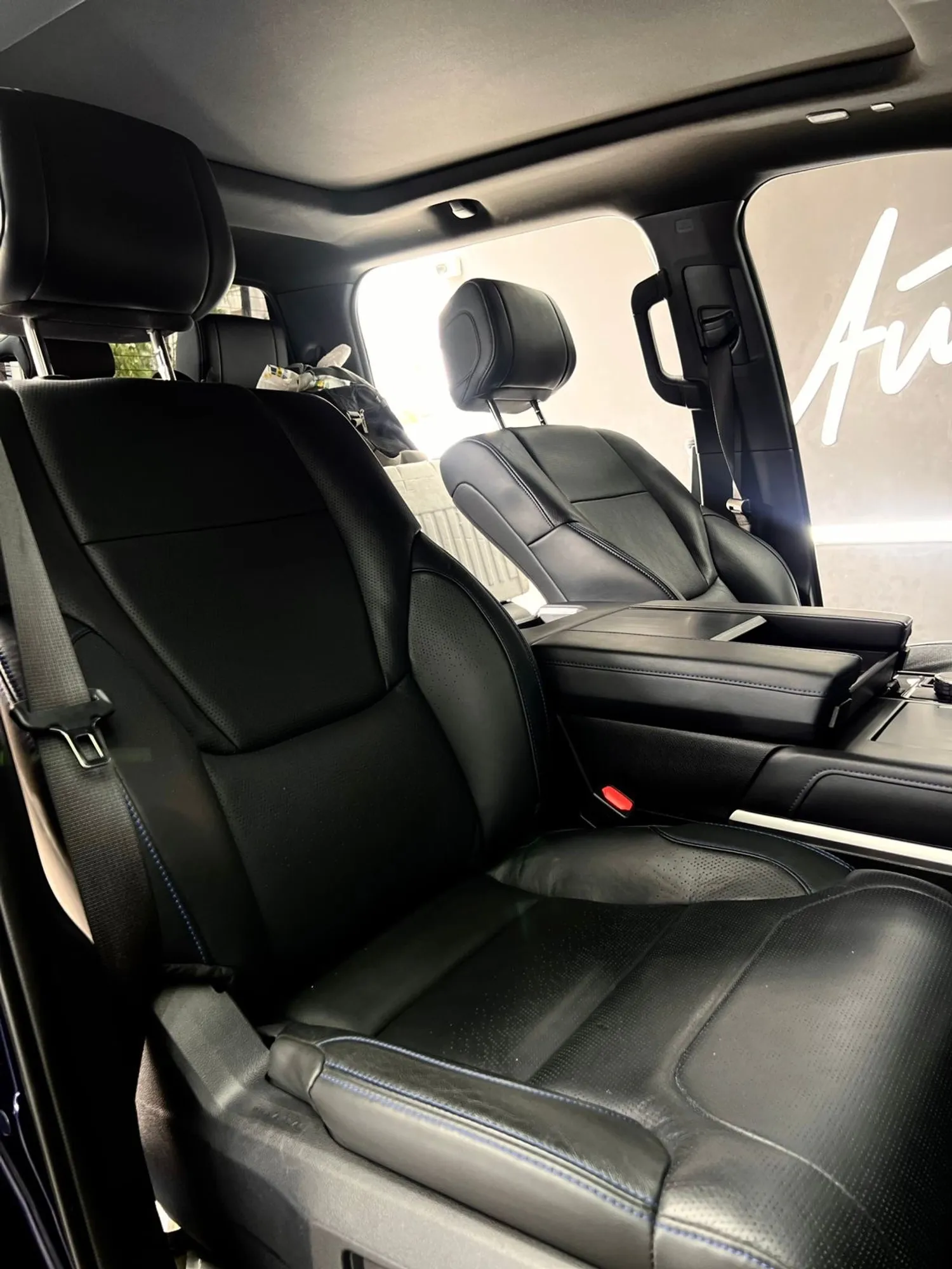 Toyota tundra crewmax platinum hybrid 